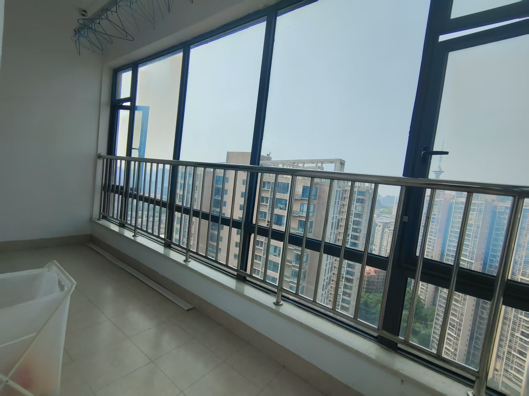 流金岁月-华晨国际 3室2厅2卫 88.0万 流金岁月-华晨国际 3室2厅2卫 88.0万室内图