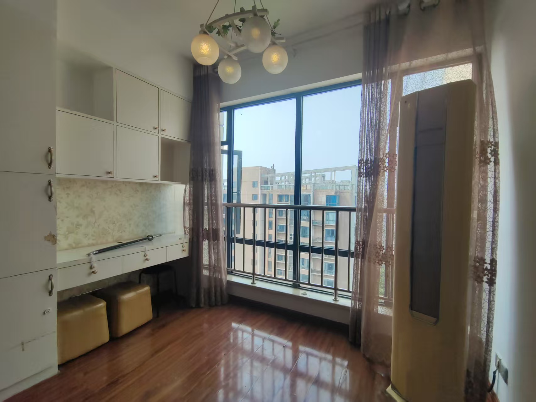 流金岁月-华晨国际 3室2厅2卫 88.0万 流金岁月-华晨国际 3室2厅2卫 88.0万室内图