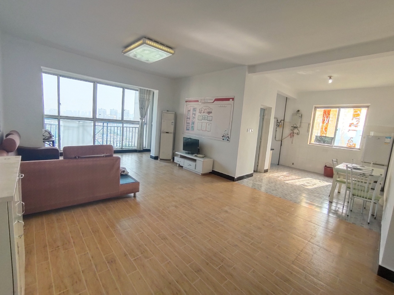 京鹰华府  3室2厅2卫   45.00万室内图