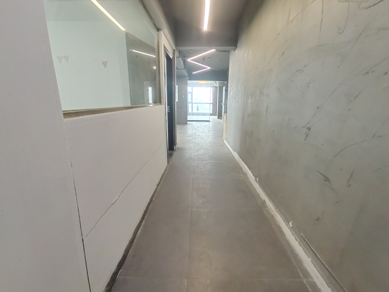 大汉希尔顿 5室2厅2卫 128.0万 大汉希尔顿 5室2厅2卫 128.0万室内图