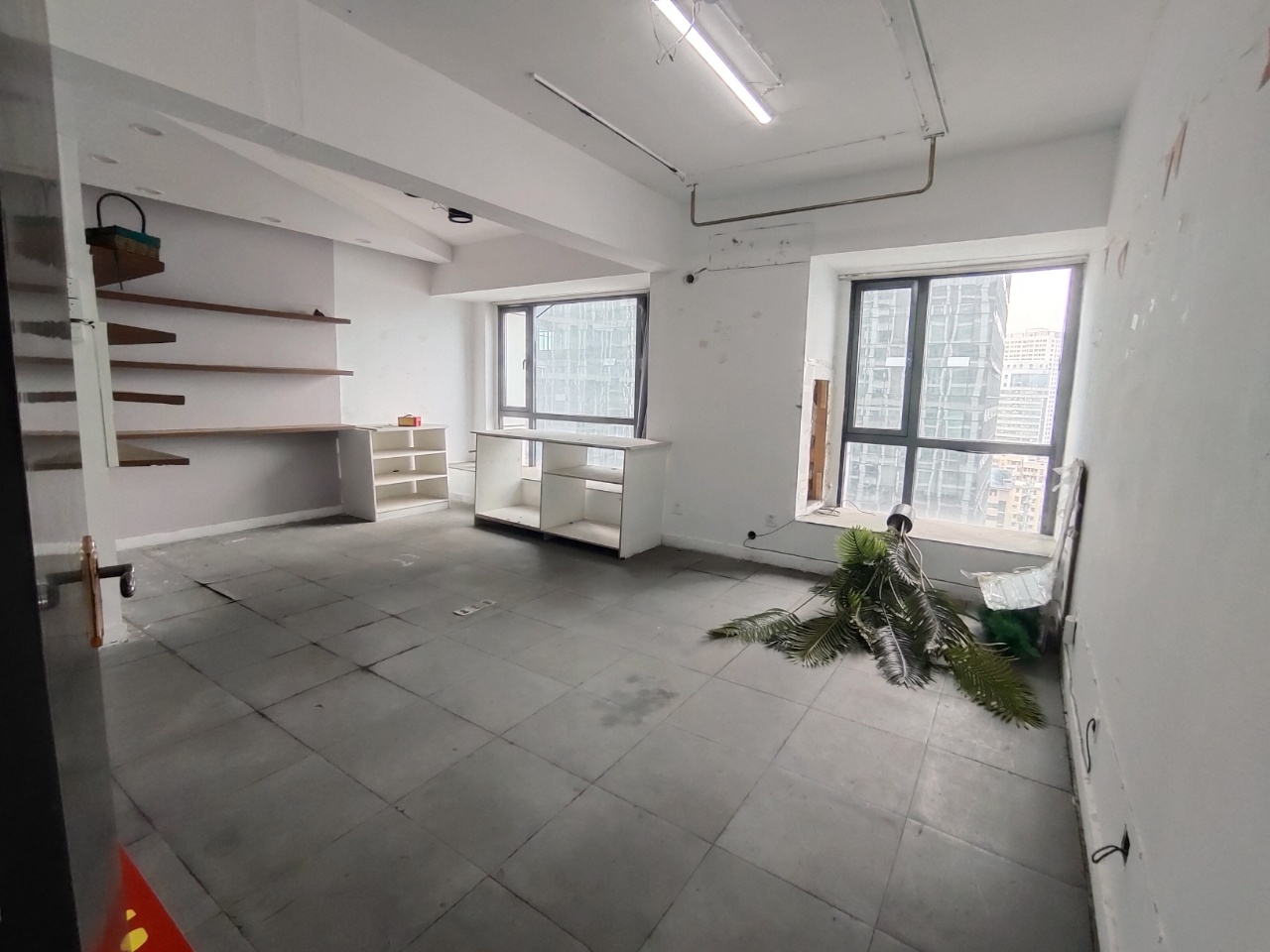 大汉希尔顿 5室2厅2卫 128.0万 大汉希尔顿 5室2厅2卫 128.0万室内图