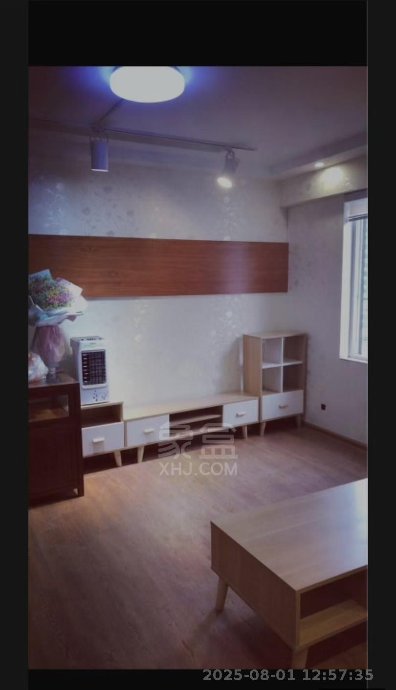 福鑫大厦 1室1厅1卫 1000.0元/月 福鑫大厦 1室1厅1卫 1000.0元/月室内图