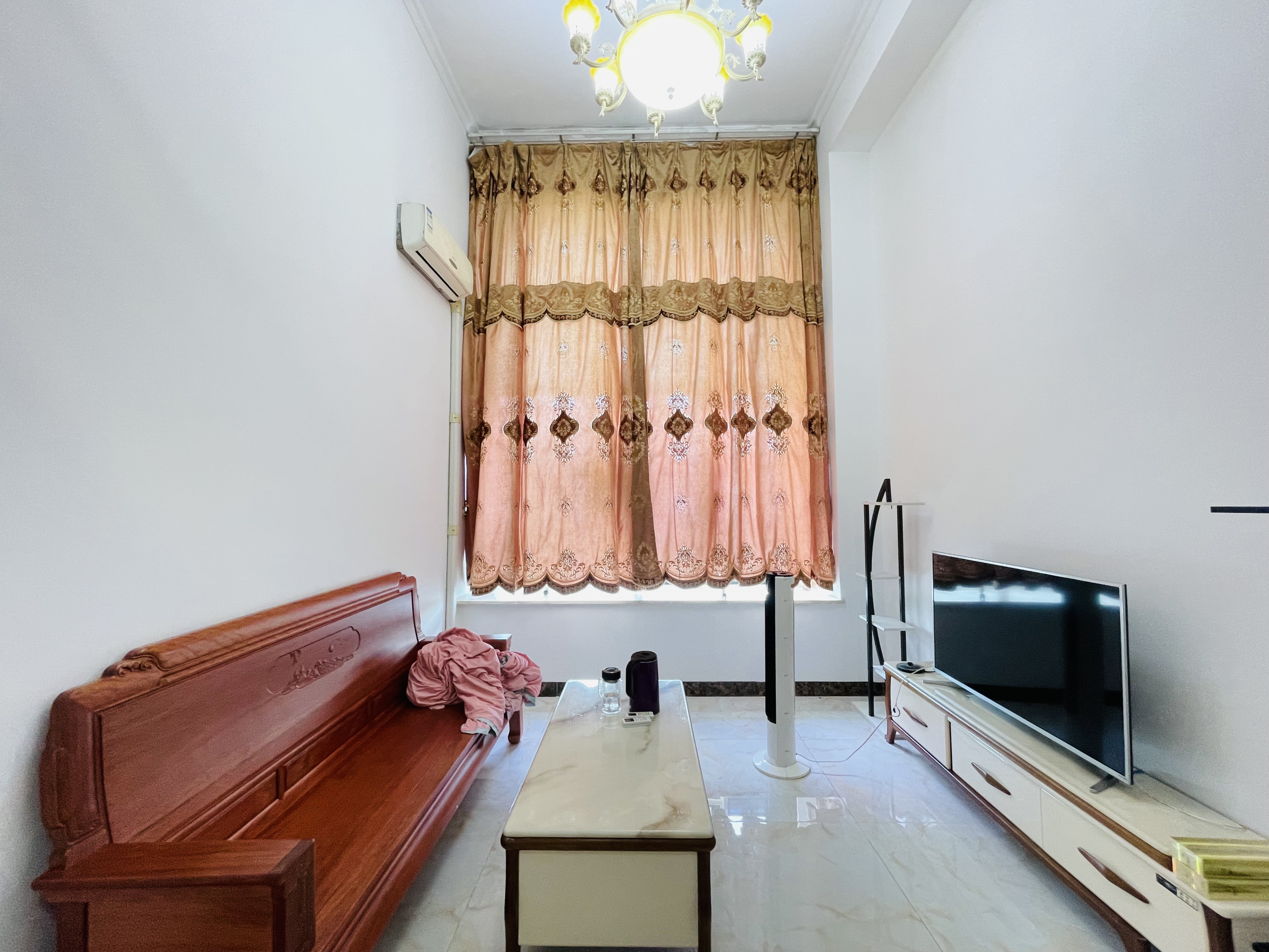 华山大厦(华山国际) 1室1厅1卫 1650.0元/月 华山大厦(华山国际) 1室1厅1卫 1650.0元/月室内图