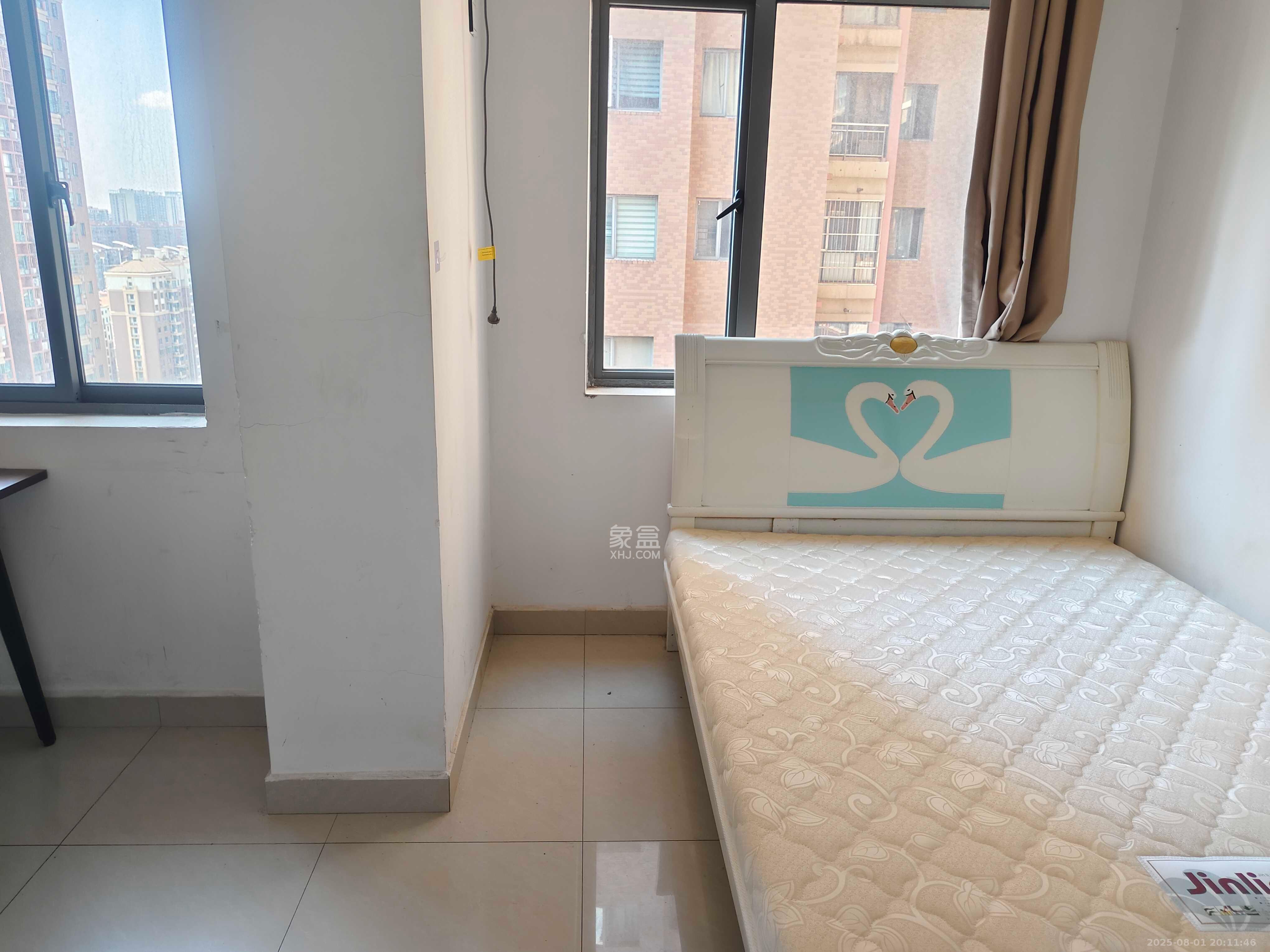 上海城小区 3室2厅1卫 2400.0元/月 上海城小区 3室2厅1卫 2400.0元/月室内图