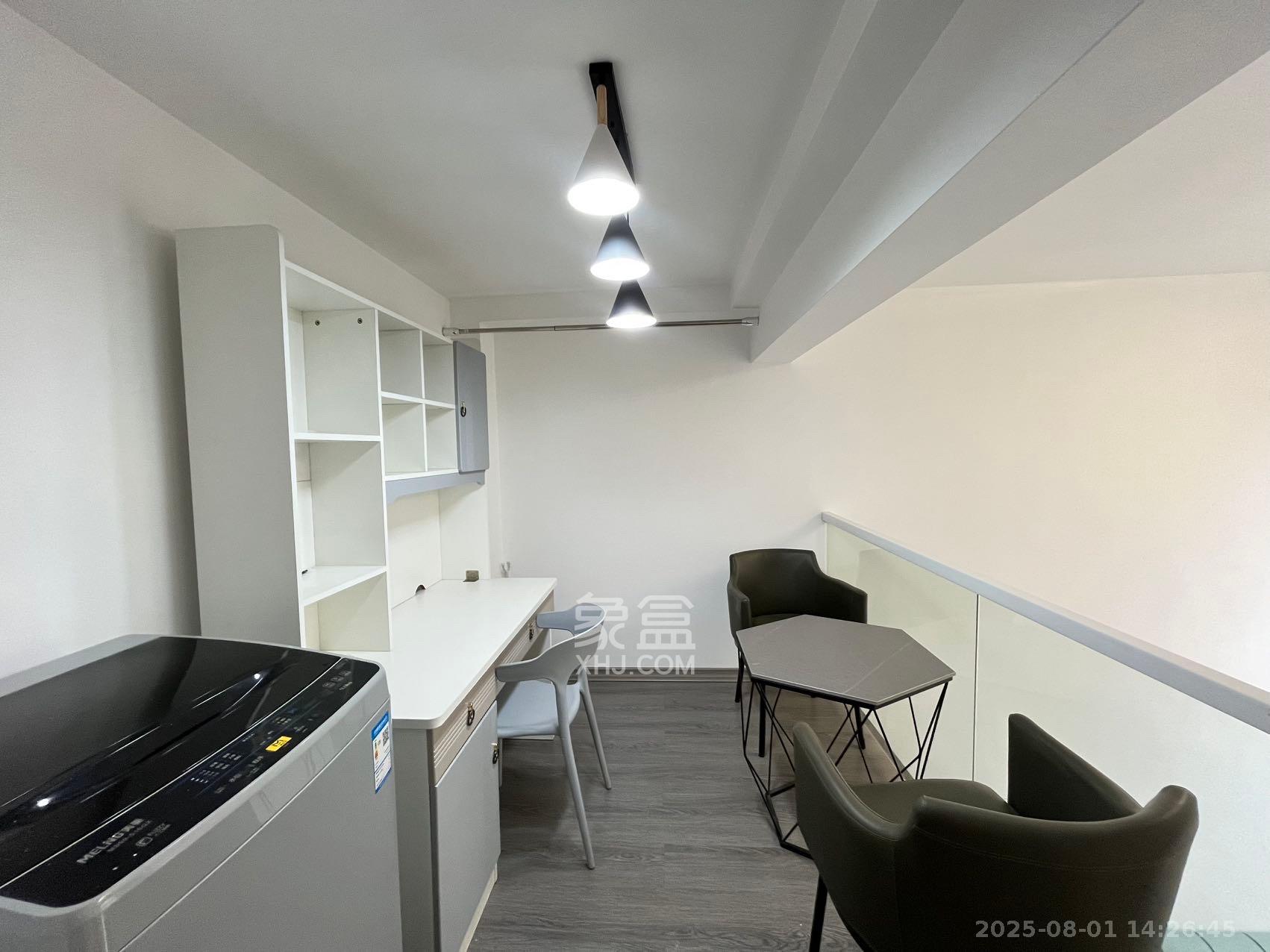 卓越江岸  2室1厅1卫    2500.0元/月 卓越江岸  2室1厅1卫    2500.0元/月室内图