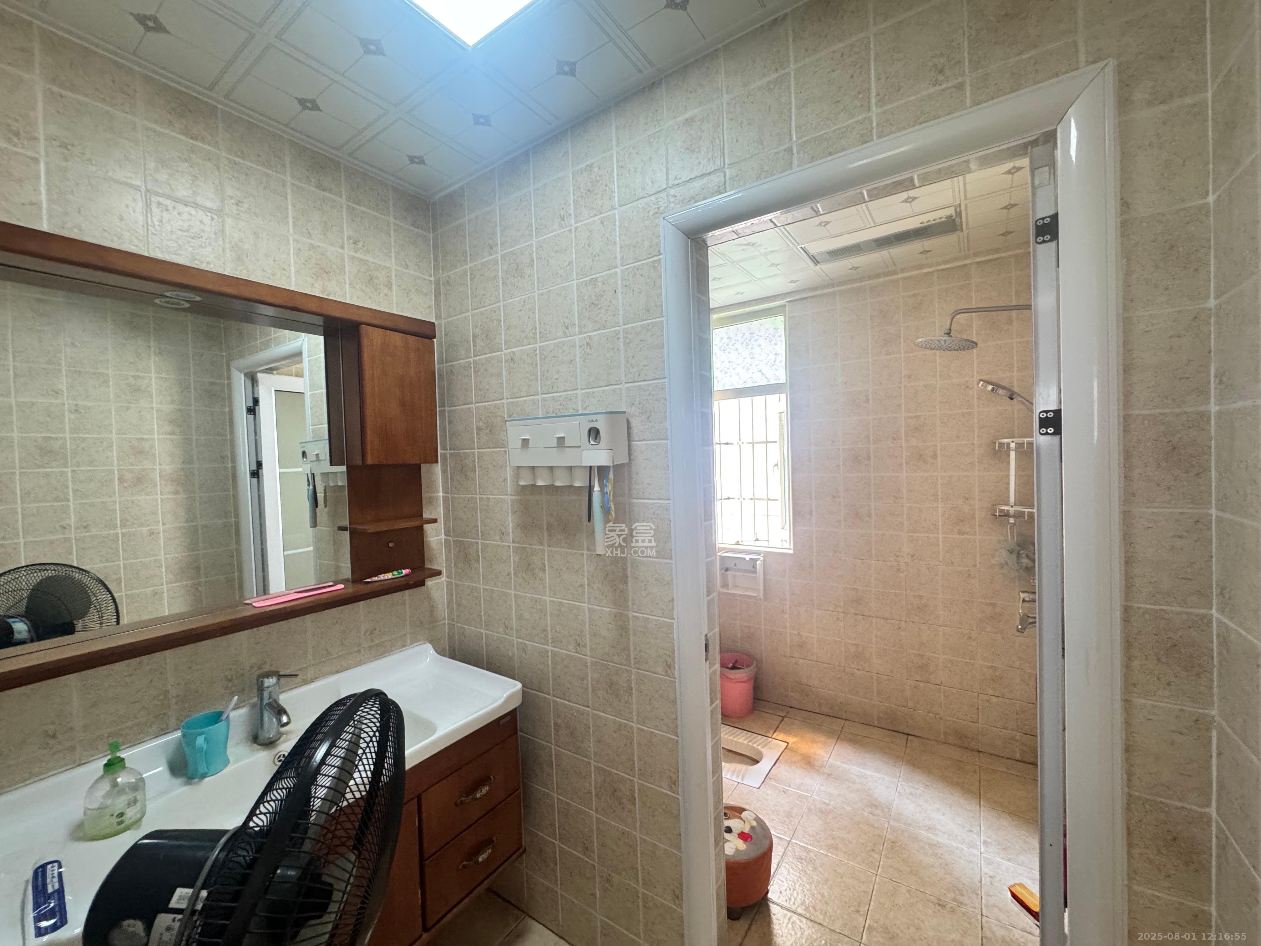 广泰家园  4室2厅2卫    2500.0元/月室内图