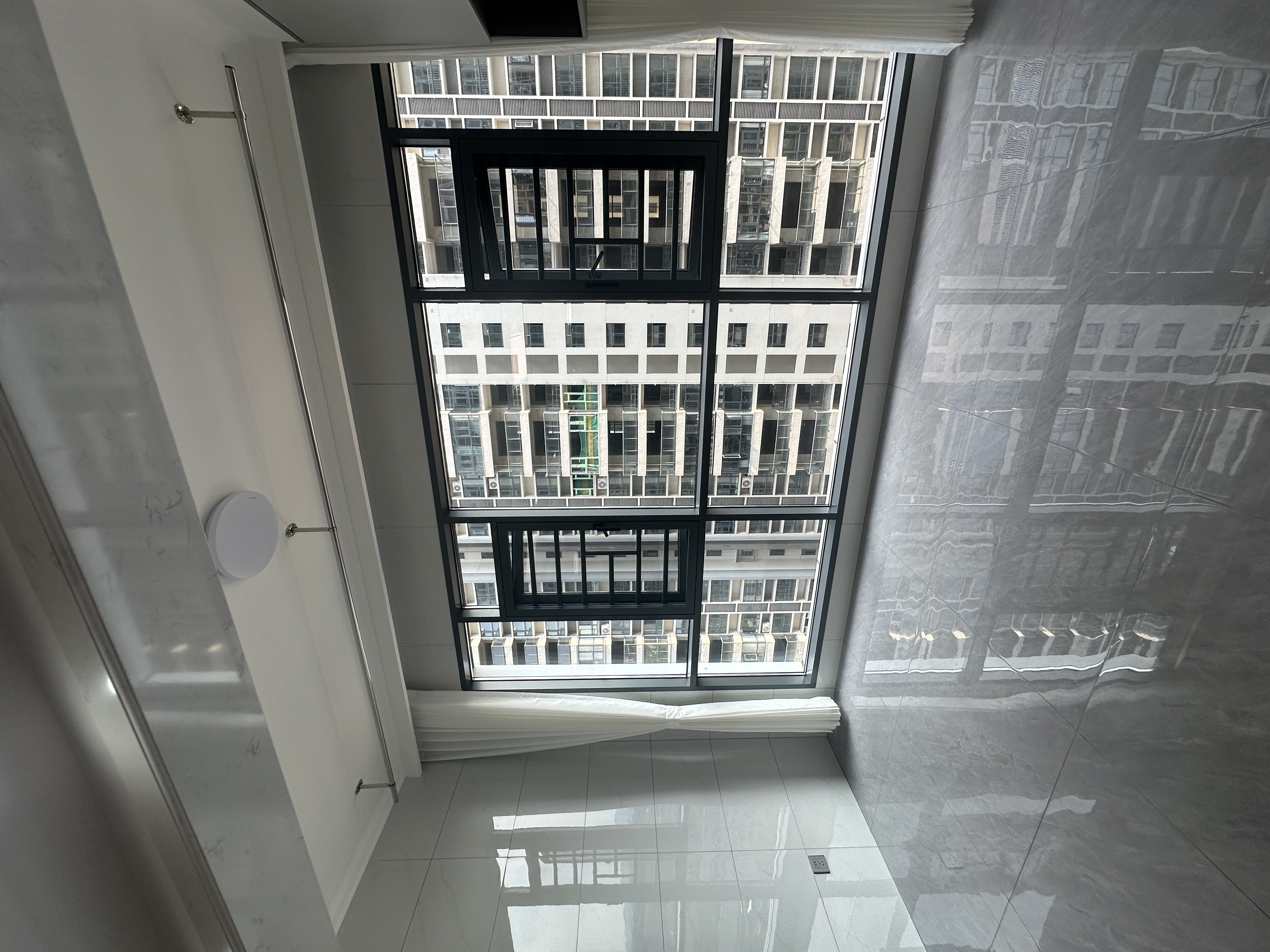 互助小区电梯房 3室2厅2卫 2500.0元/月 互助小区电梯房 3室2厅2卫 2500.0元/月室内图