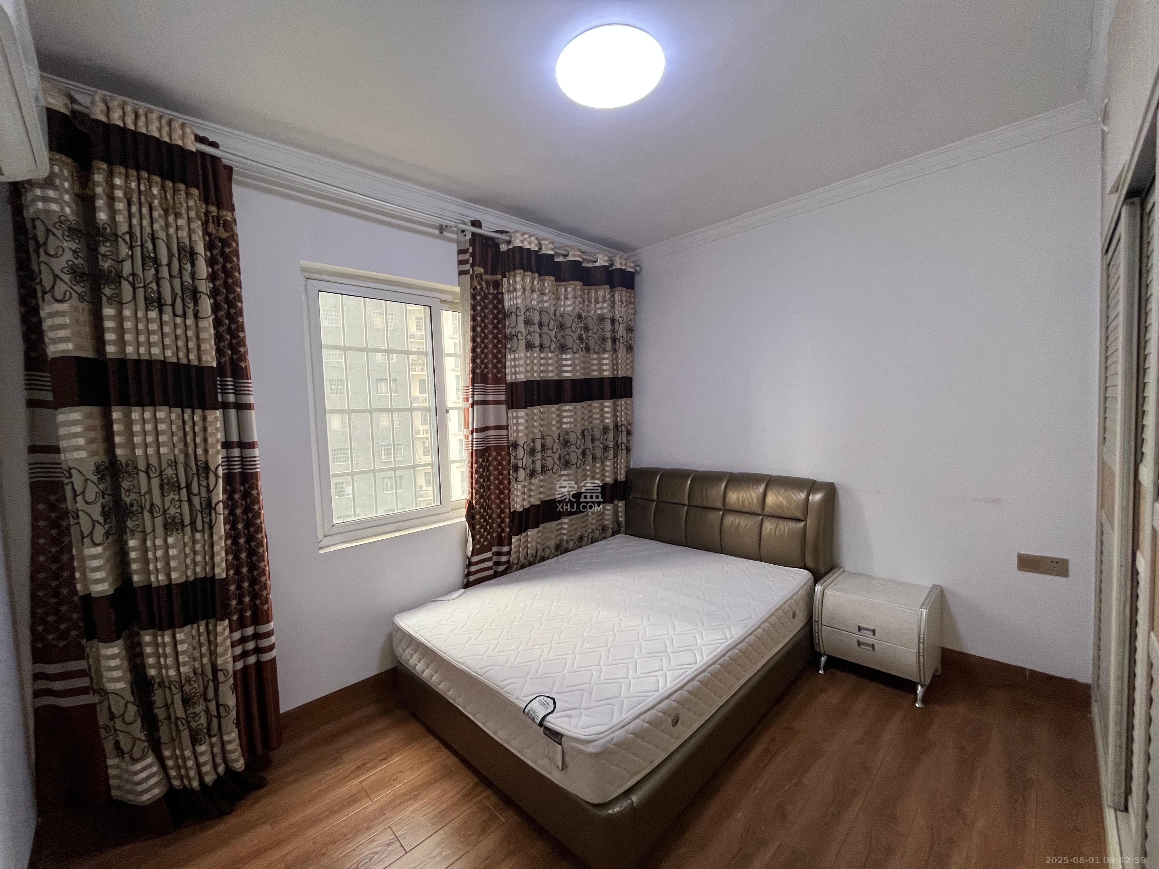 嘉宇盛世华章  3室2厅2卫    3500.0元/月室内图