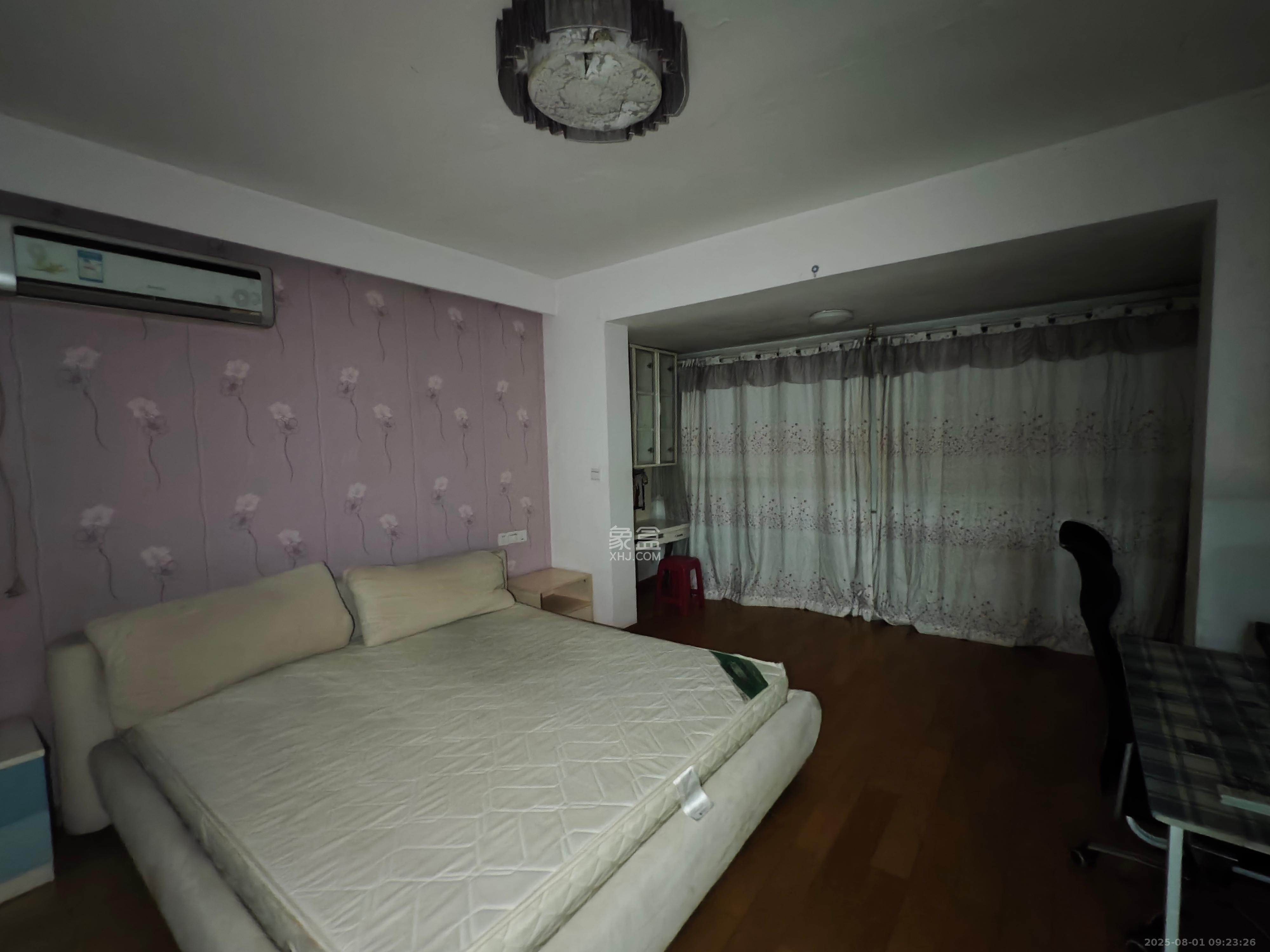 恩瑞麓山名园(龙王港小区) 4室2厅2卫 3000.0元/月 恩瑞麓山名园(龙王港小区) 4室2厅2卫 3000.0元/月室内图