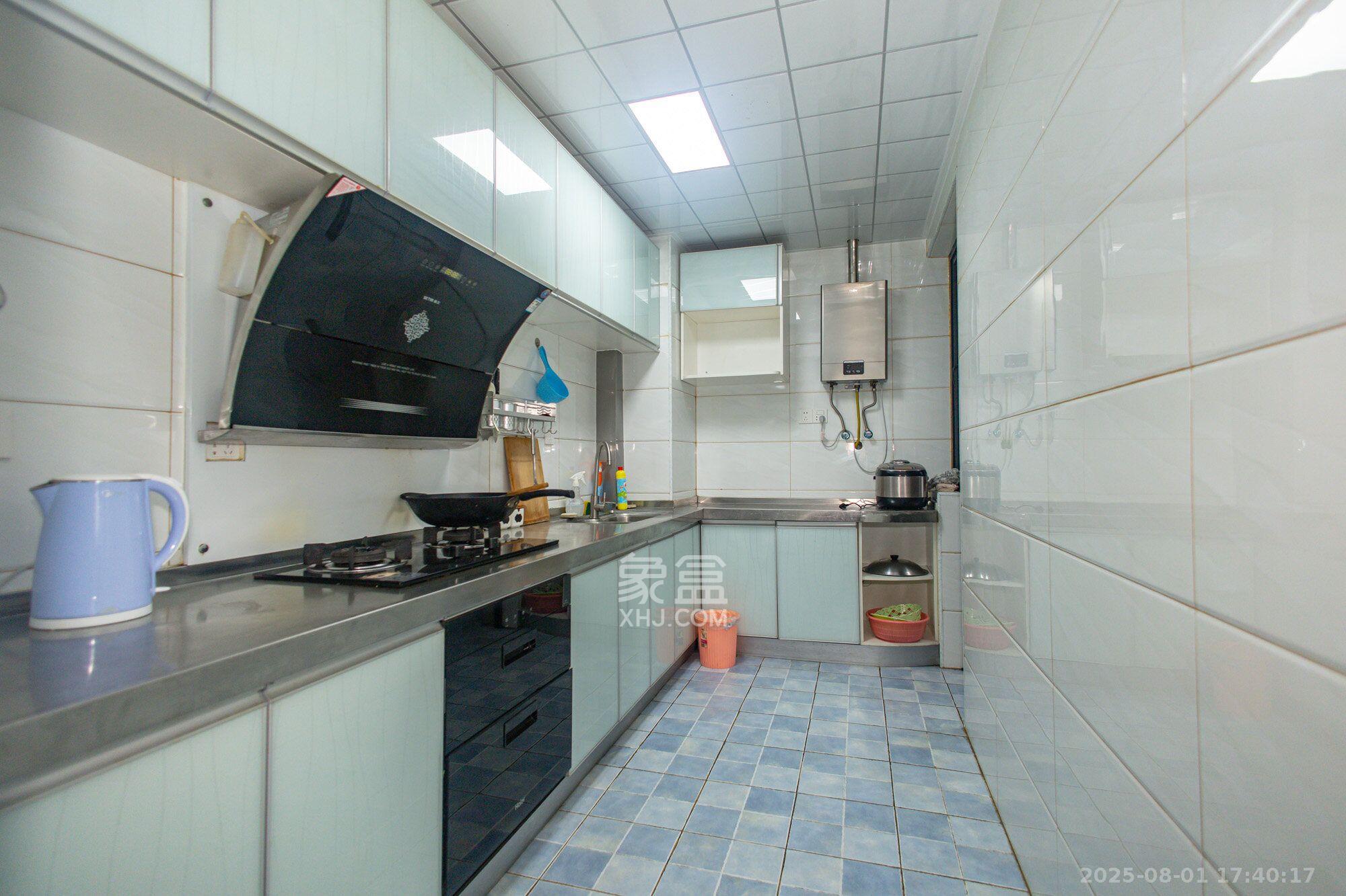 蓝山郡  3室2厅2卫    2400.0元/月室内图