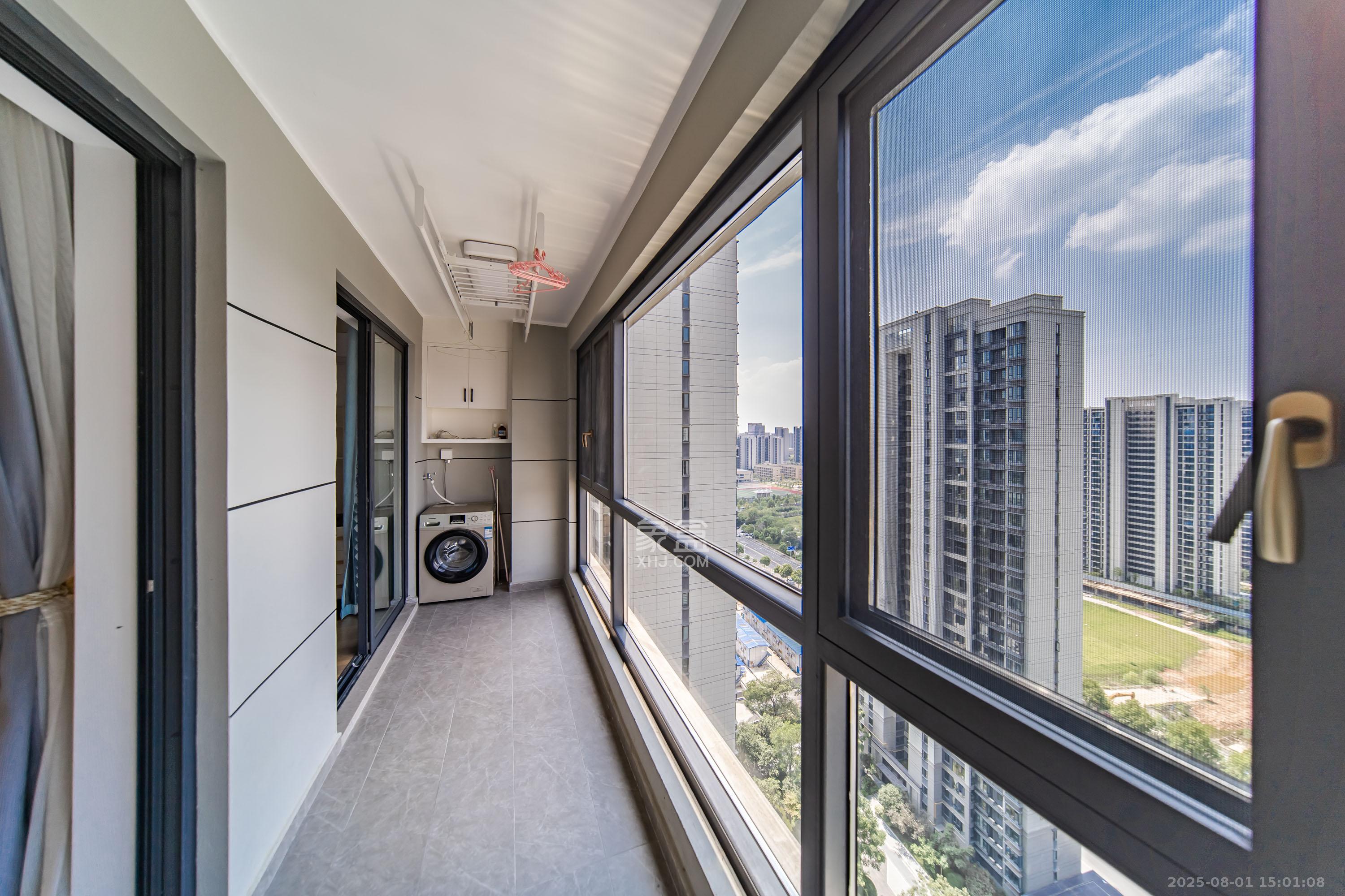 映客龙湖璟翠公馆(映客龙湖璟翠中心)  3室2厅2卫    145.0万 映客龙湖璟翠公馆(映客龙湖璟翠中心)  3室2厅2卫    145.0万阳台