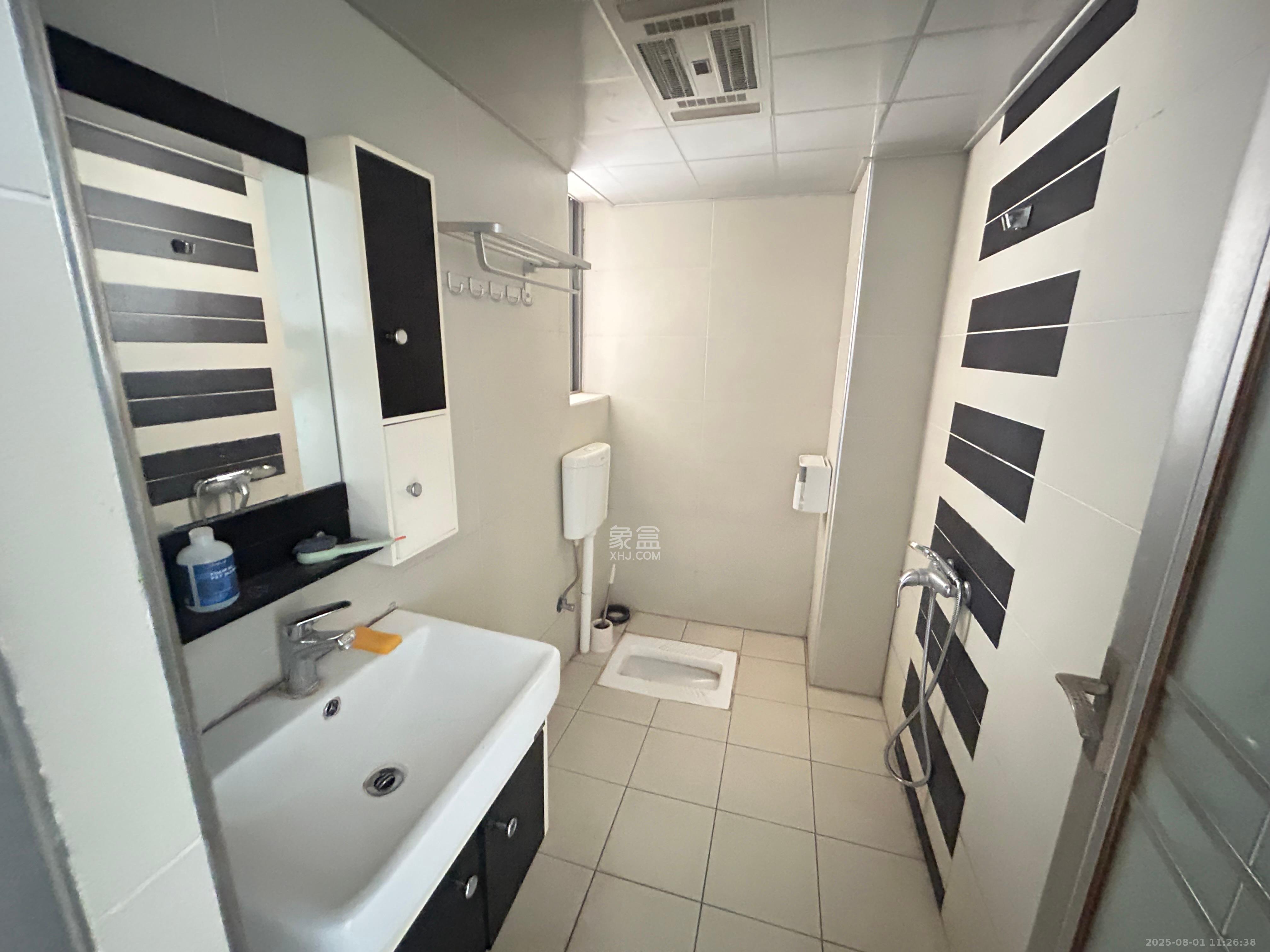 上海城小区 3室2厅2卫 2400.0元/月 上海城小区 3室2厅2卫 2400.0元/月室内图