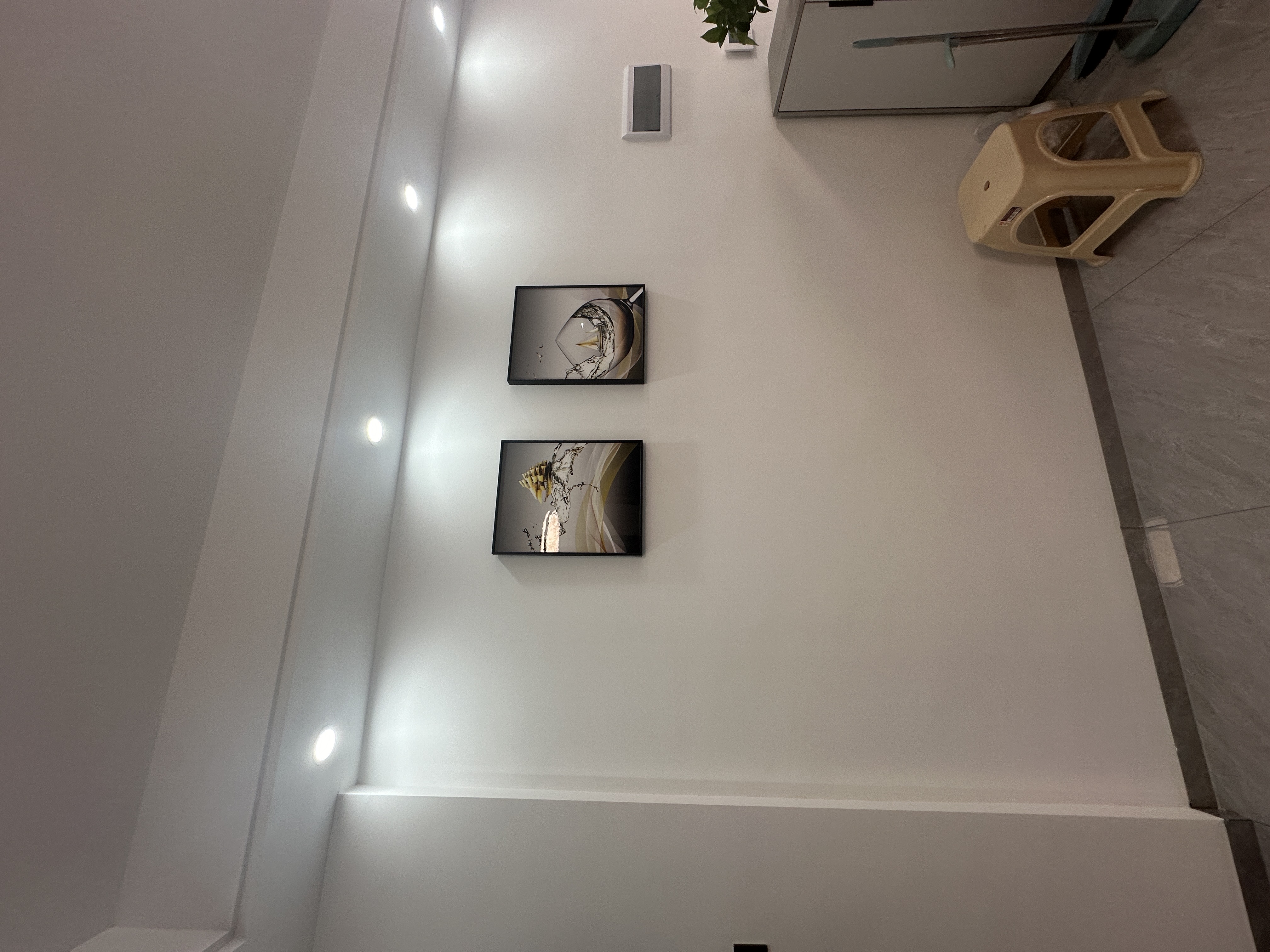 互助小区电梯房 3室2厅2卫 2500.0元/月 互助小区电梯房 3室2厅2卫 2500.0元/月室内图