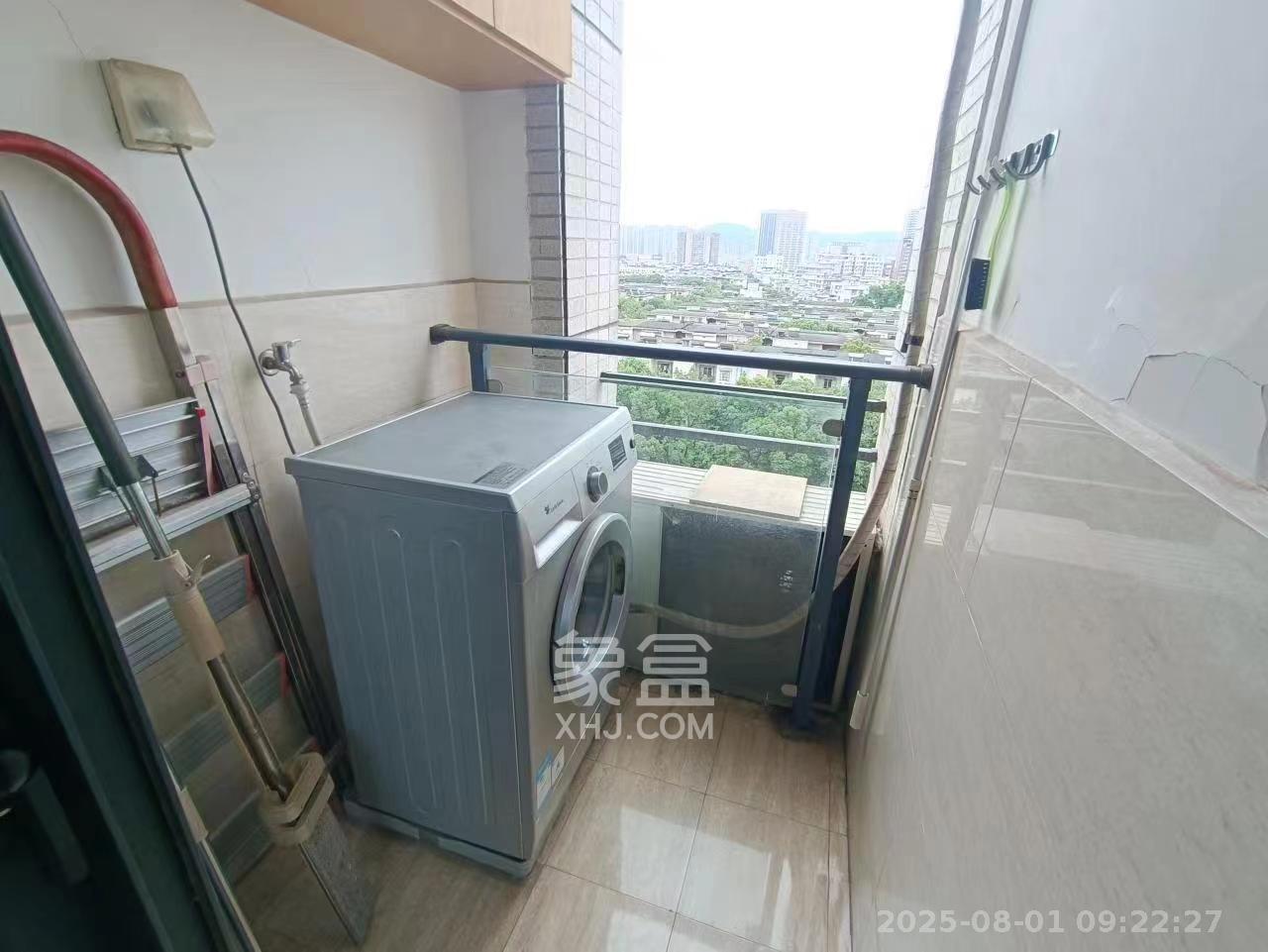 长房时代城  1室1厅1卫    1600.0元/月室内图