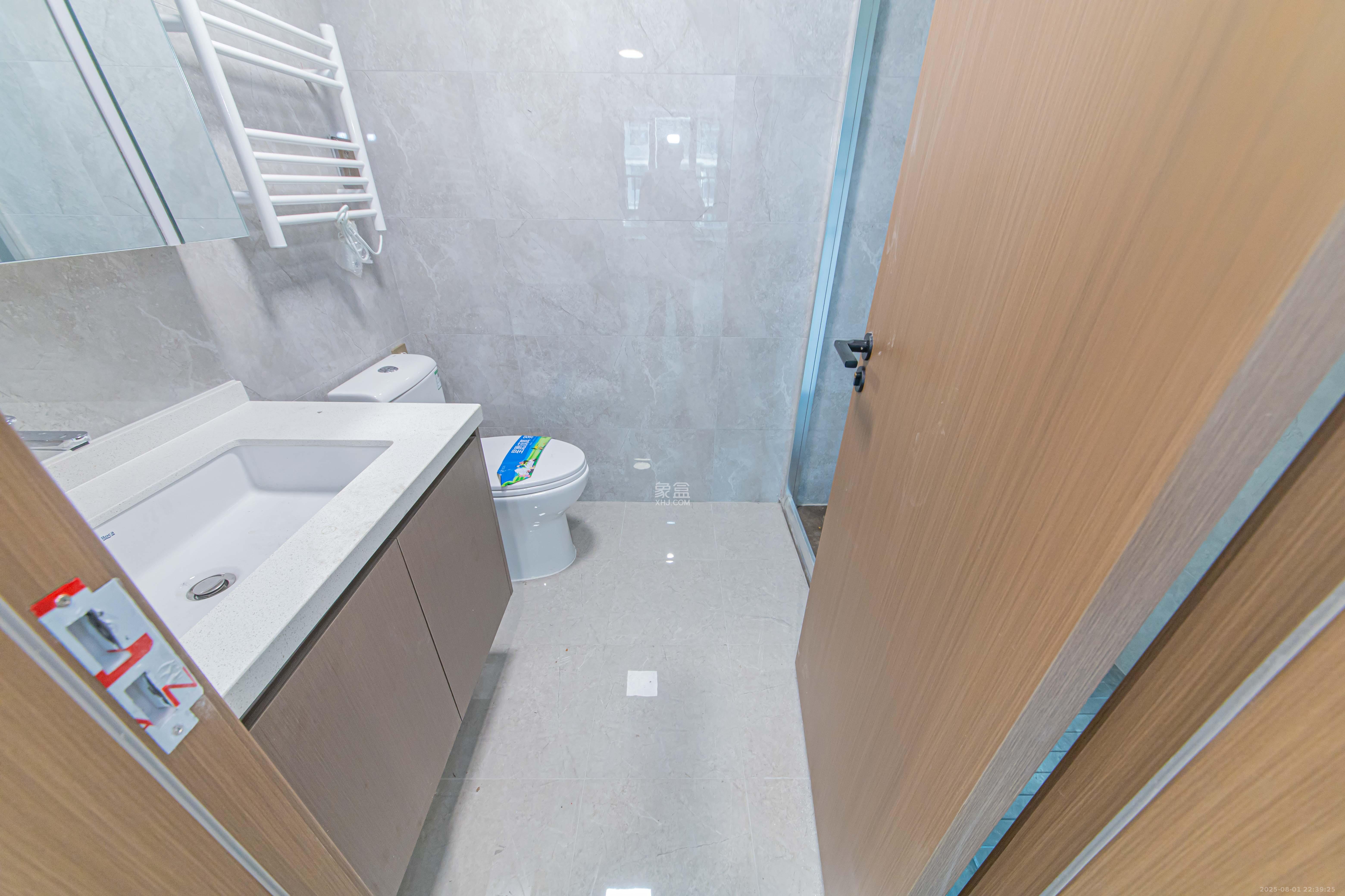 江悦和鸣  4室2厅2卫    215.0万 江悦和鸣  4室2厅2卫    215.0万卫生间