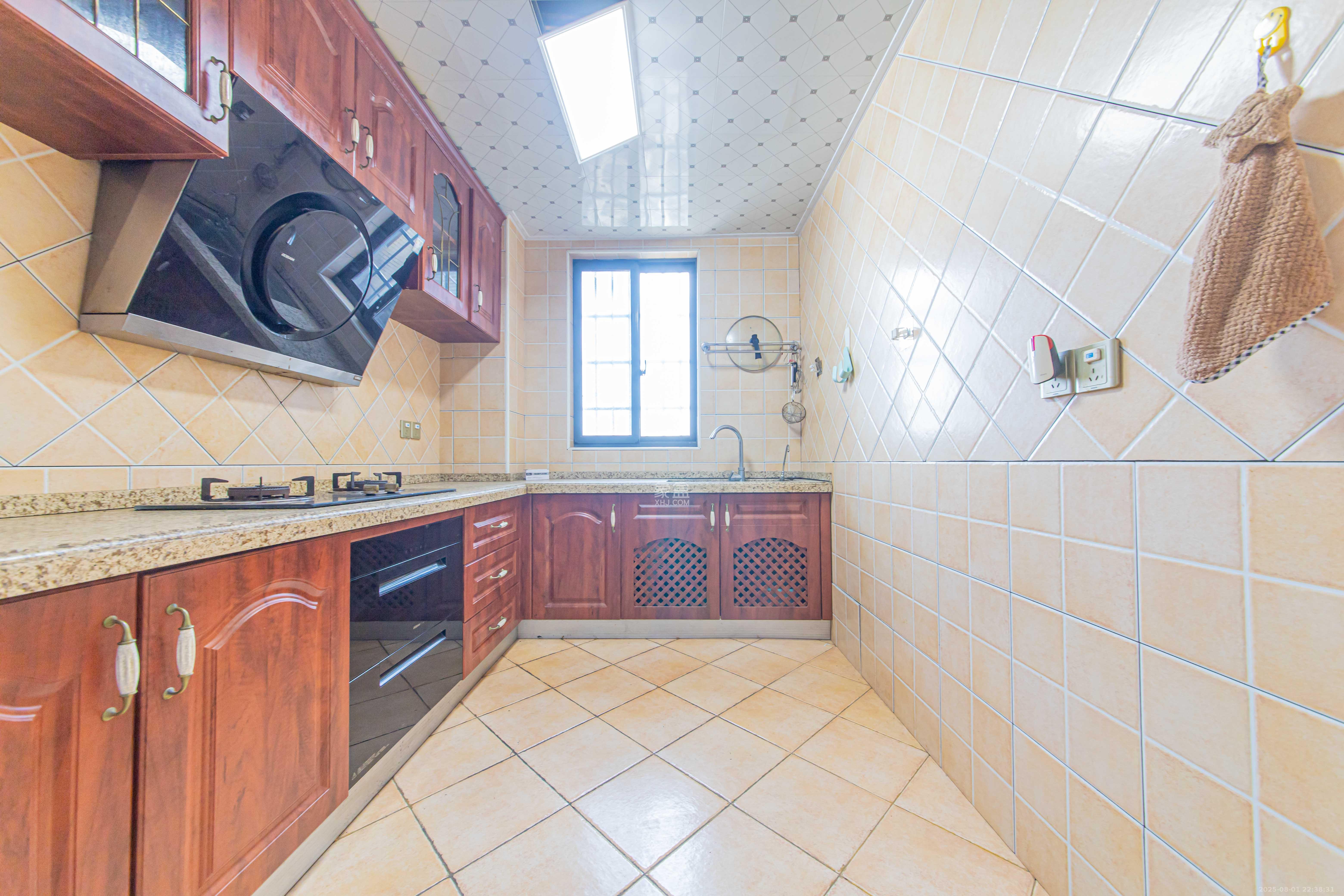 九峰远见 6室3厅4卫 266.0万 九峰远见 6室3厅4卫 266.0万厨房