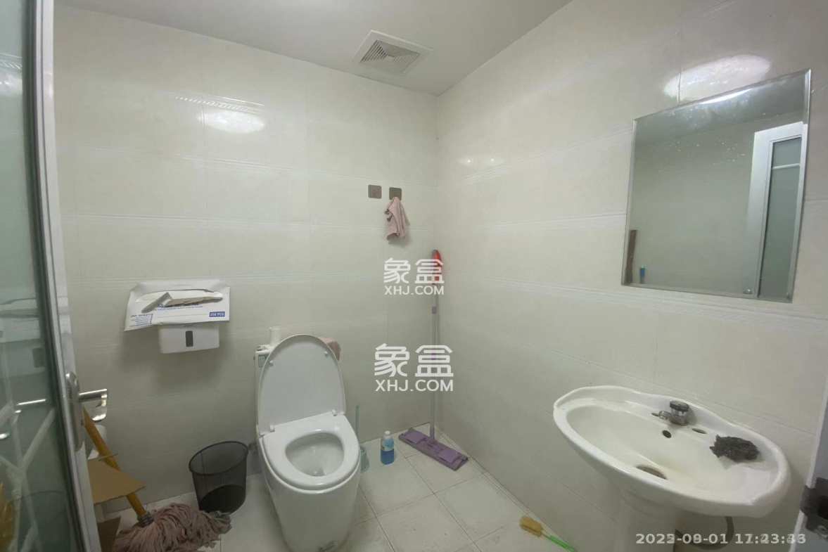 奥克斯广场 1室1厅1卫 1600.00元/月 奥克斯广场 1室1厅1卫 1600.00元/月室内图