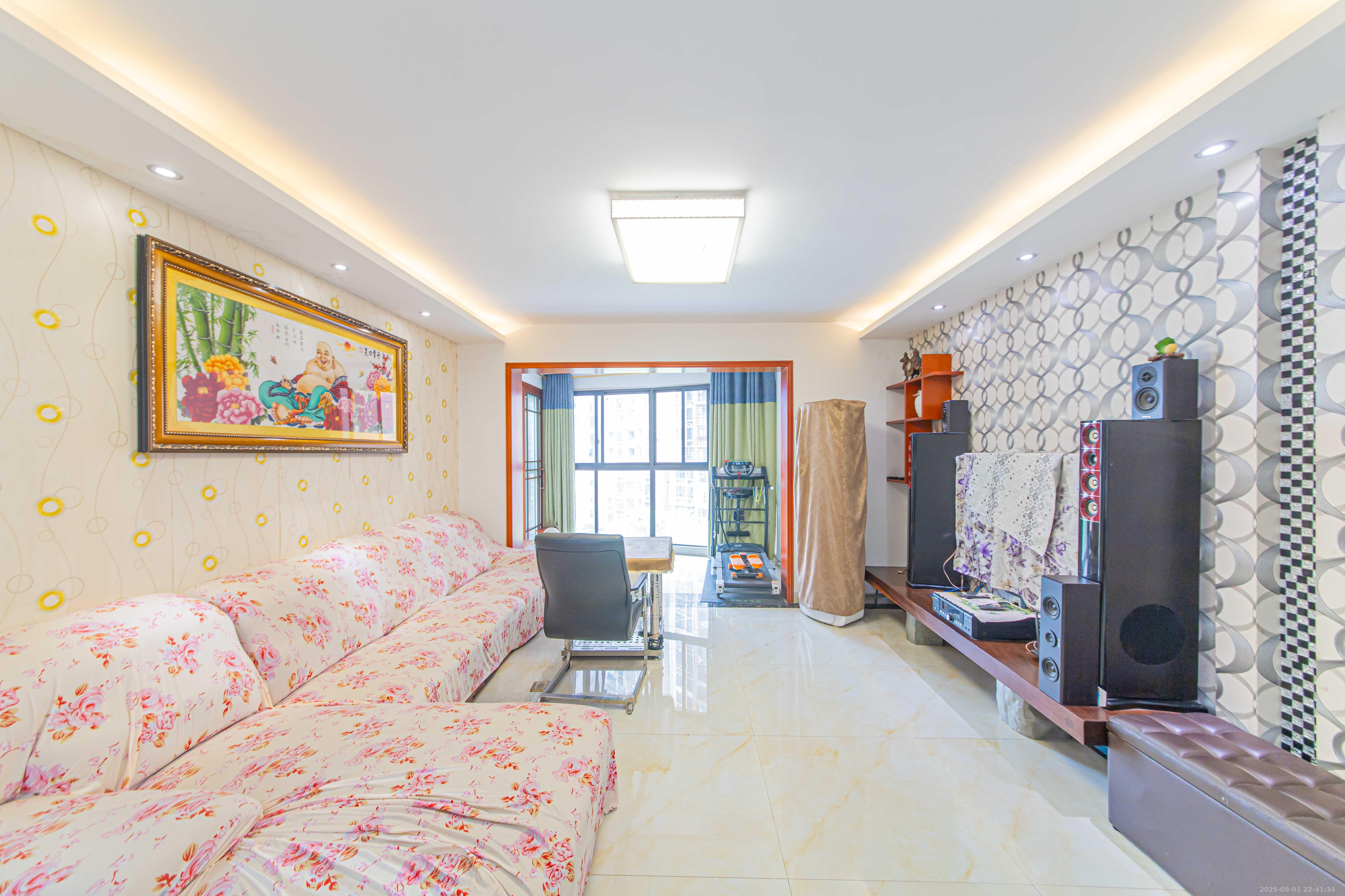 幸福庄园  4室2厅2卫    85.0万 幸福庄园  4室2厅2卫    85.0万客厅