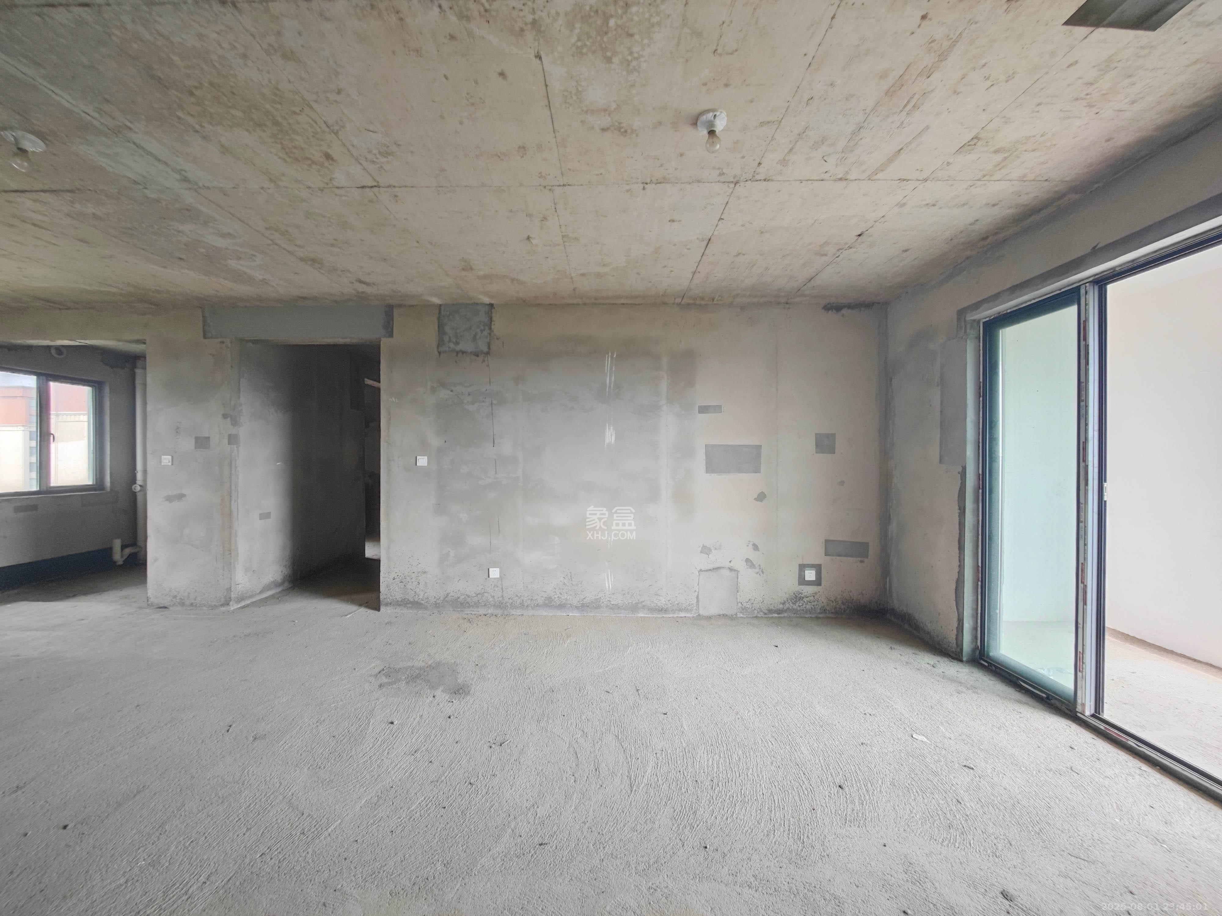 五矿万境蓝山 4室2厅2卫 118.0万 五矿万境蓝山 4室2厅2卫 118.0万客厅