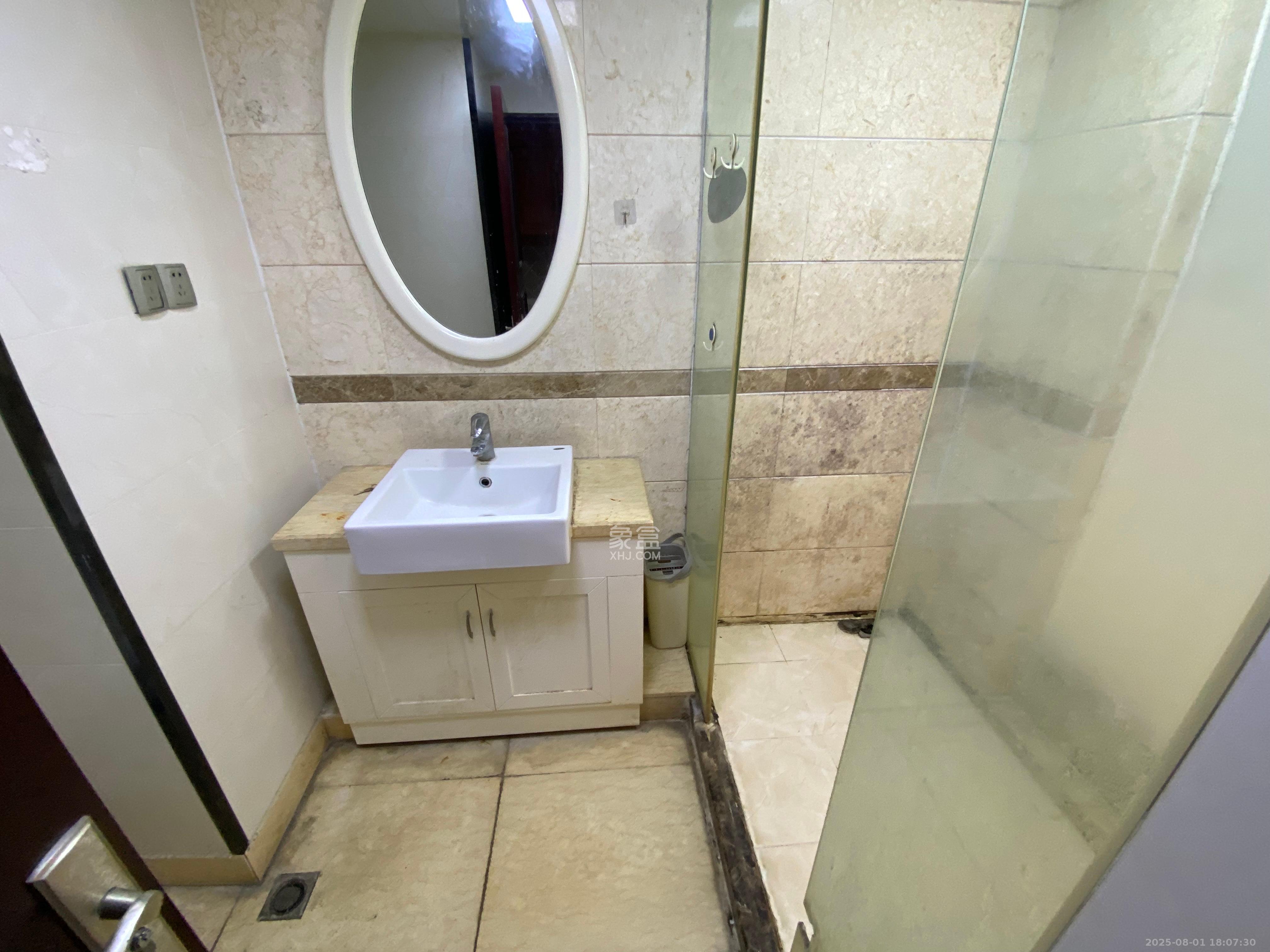 沁园春御院  1室1厅1卫    1500.0元/月室内图