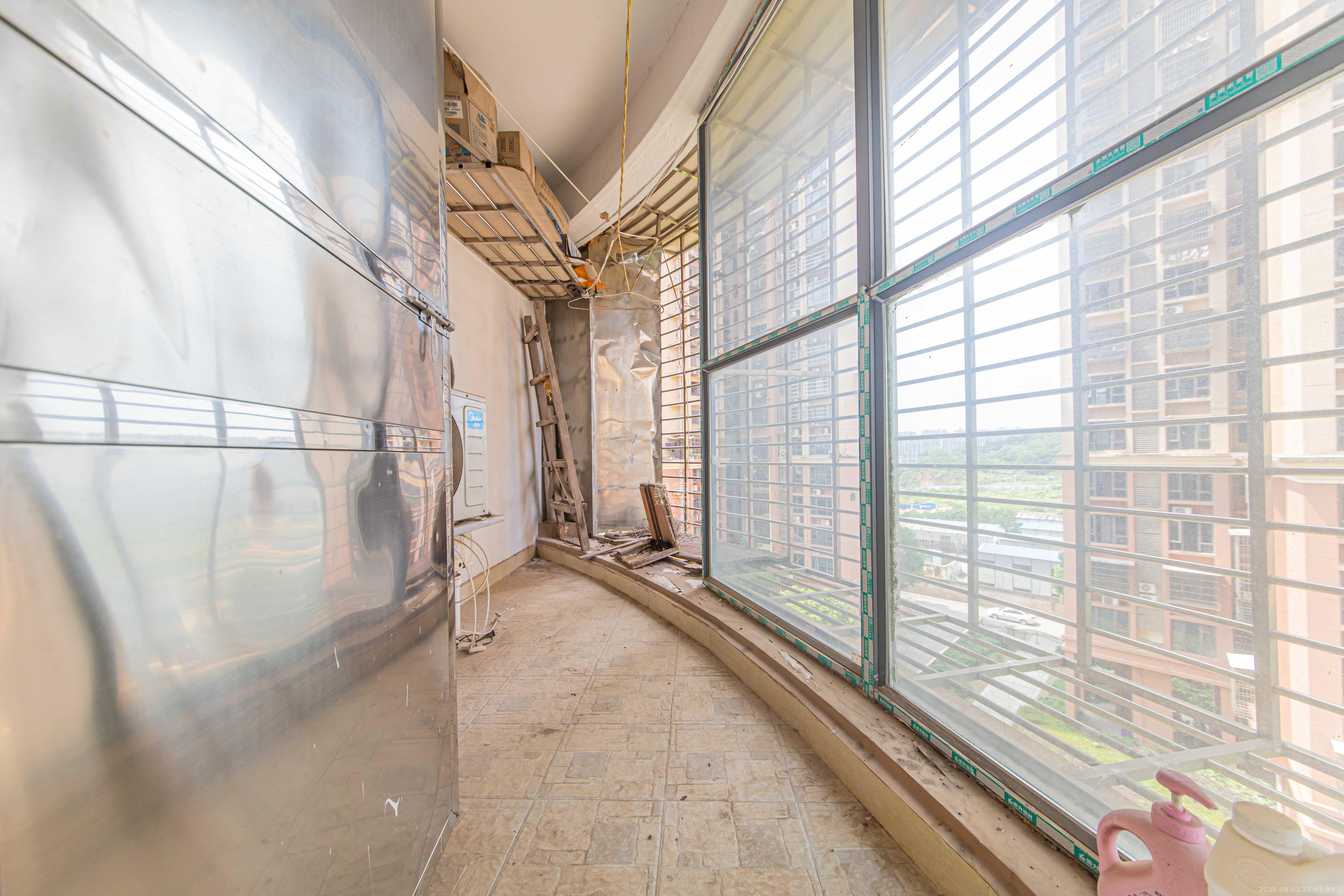 幸福庄园  4室2厅2卫    85.0万 幸福庄园  4室2厅2卫    85.0万阳台