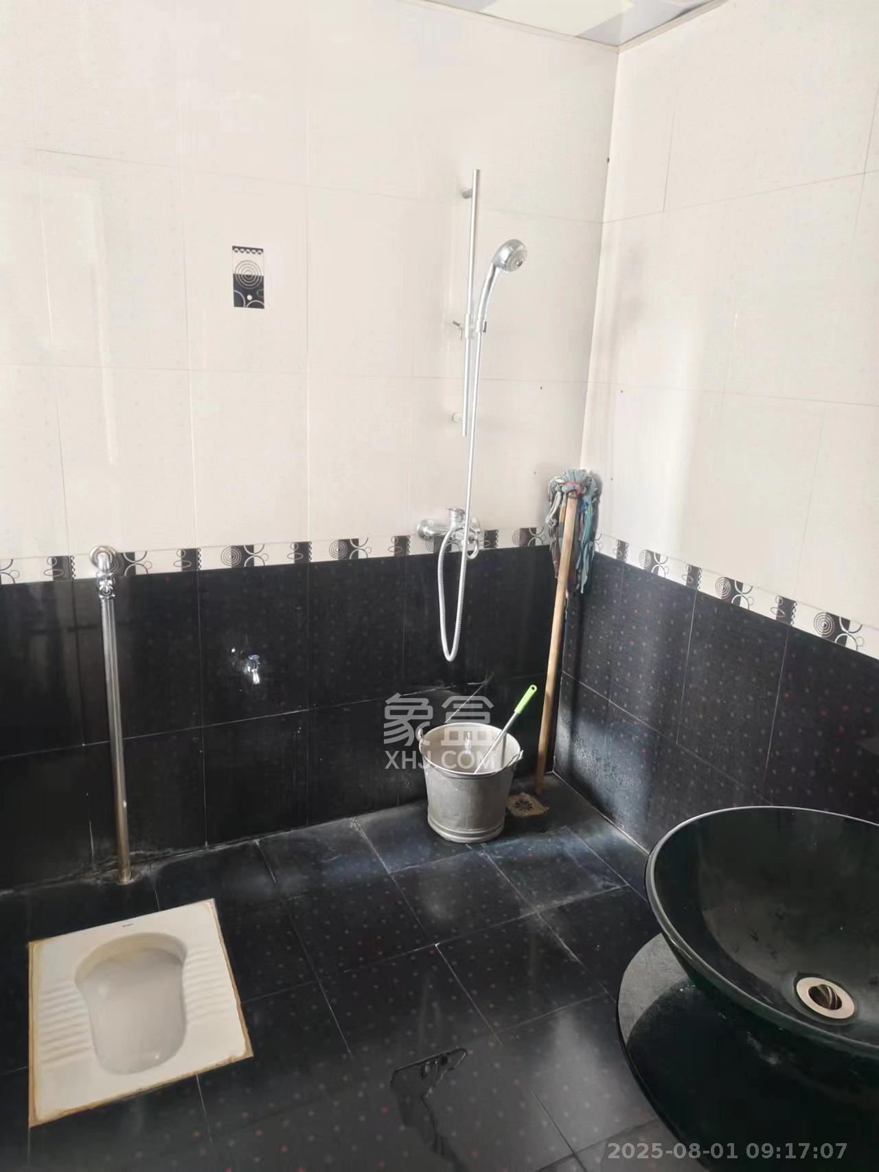 上海城小区 2室2厅1卫 2000.0元/月 上海城小区 2室2厅1卫 2000.0元/月室内图