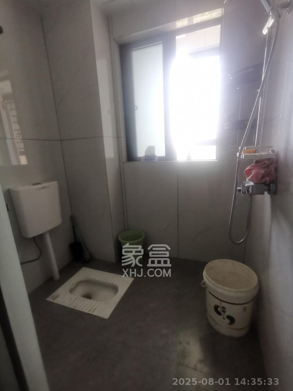 星发东宸花园  3室2厅2卫    2200.0元/月室内图