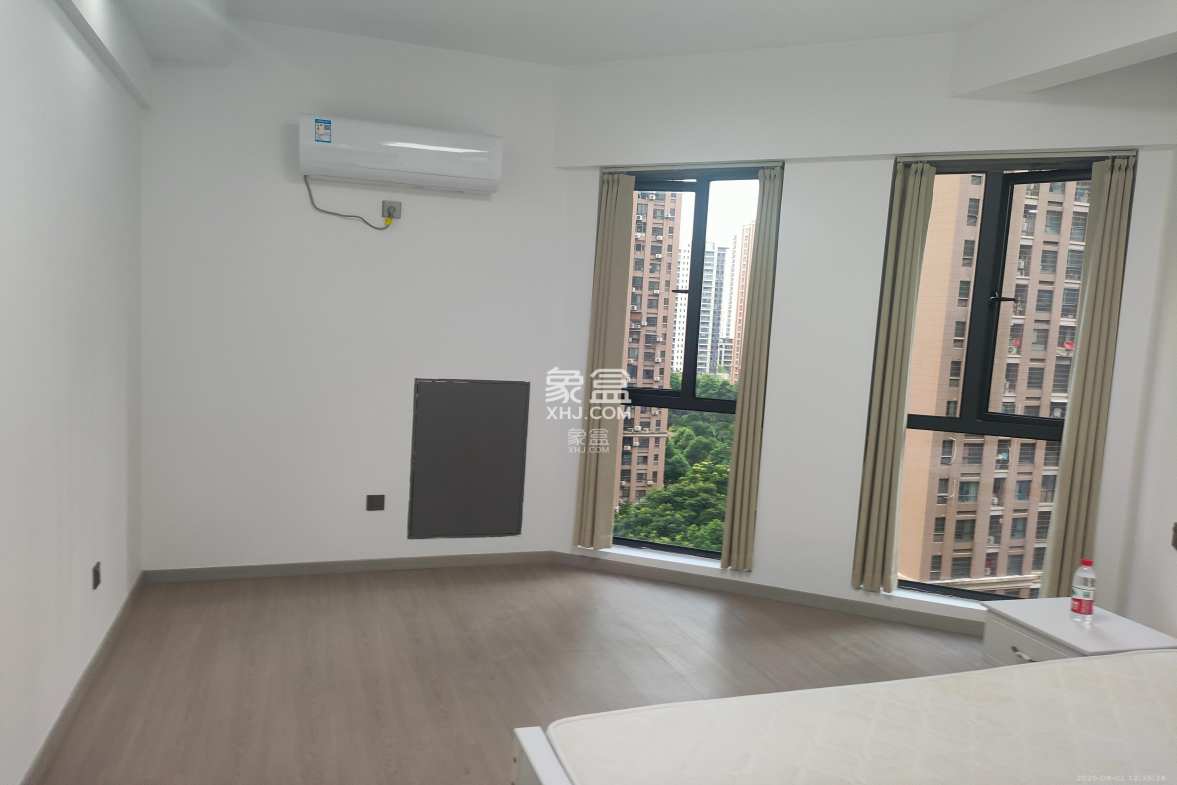 星沙算中心  1室0厅0卫    1700.0元/月 星沙算中心  1室0厅0卫    1700.0元/月室内图