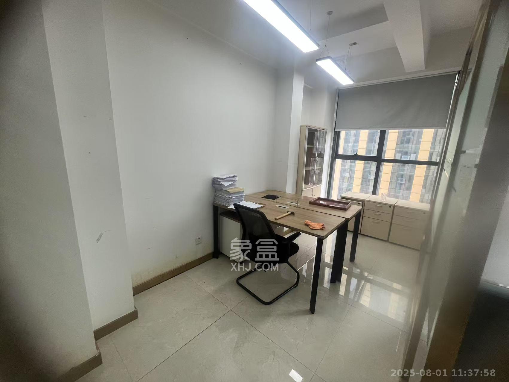 万坤图财富广场  1室0厅0卫   2500.00元/月室内图