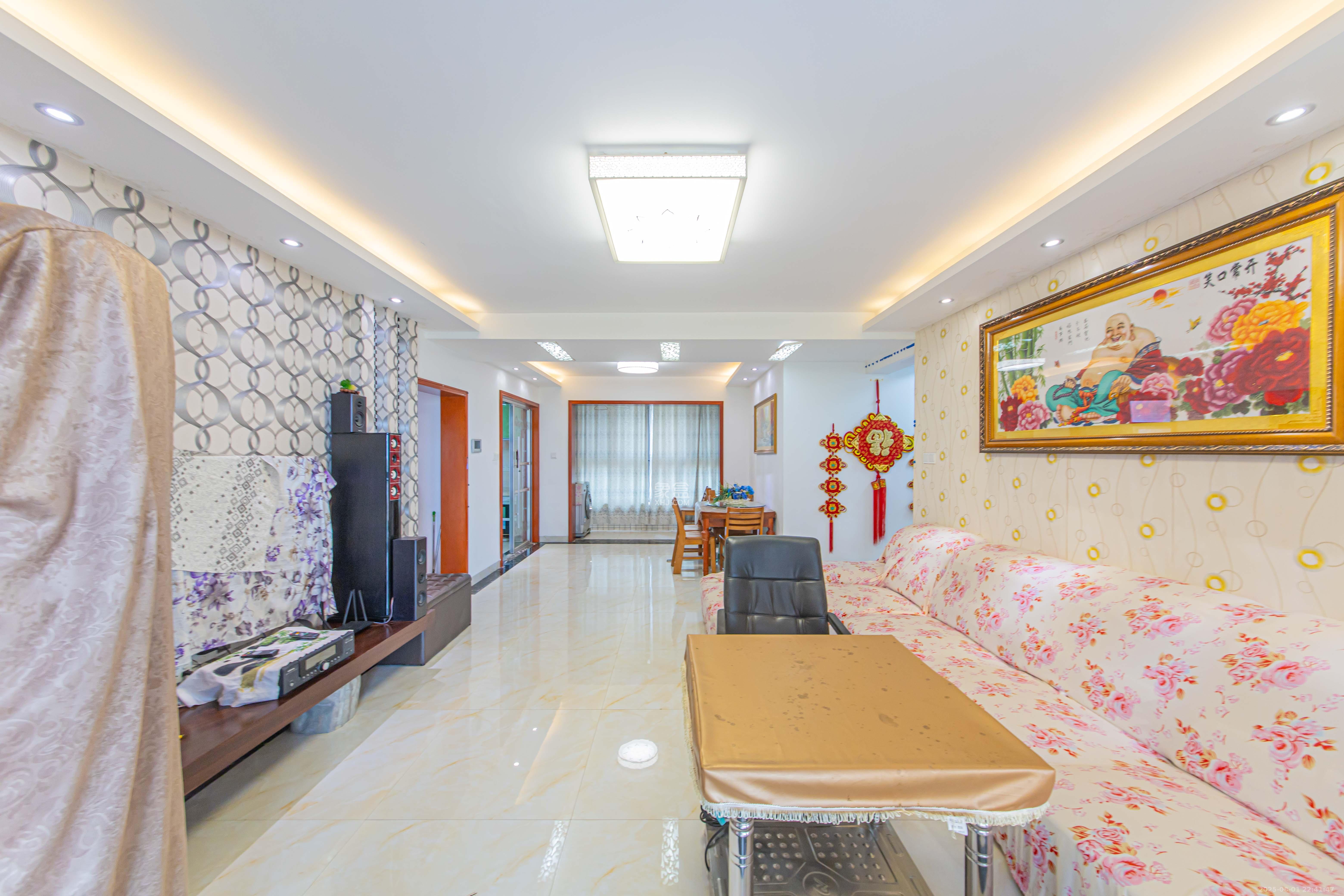 幸福庄园  4室2厅2卫    85.0万 幸福庄园  4室2厅2卫    85.0万客厅