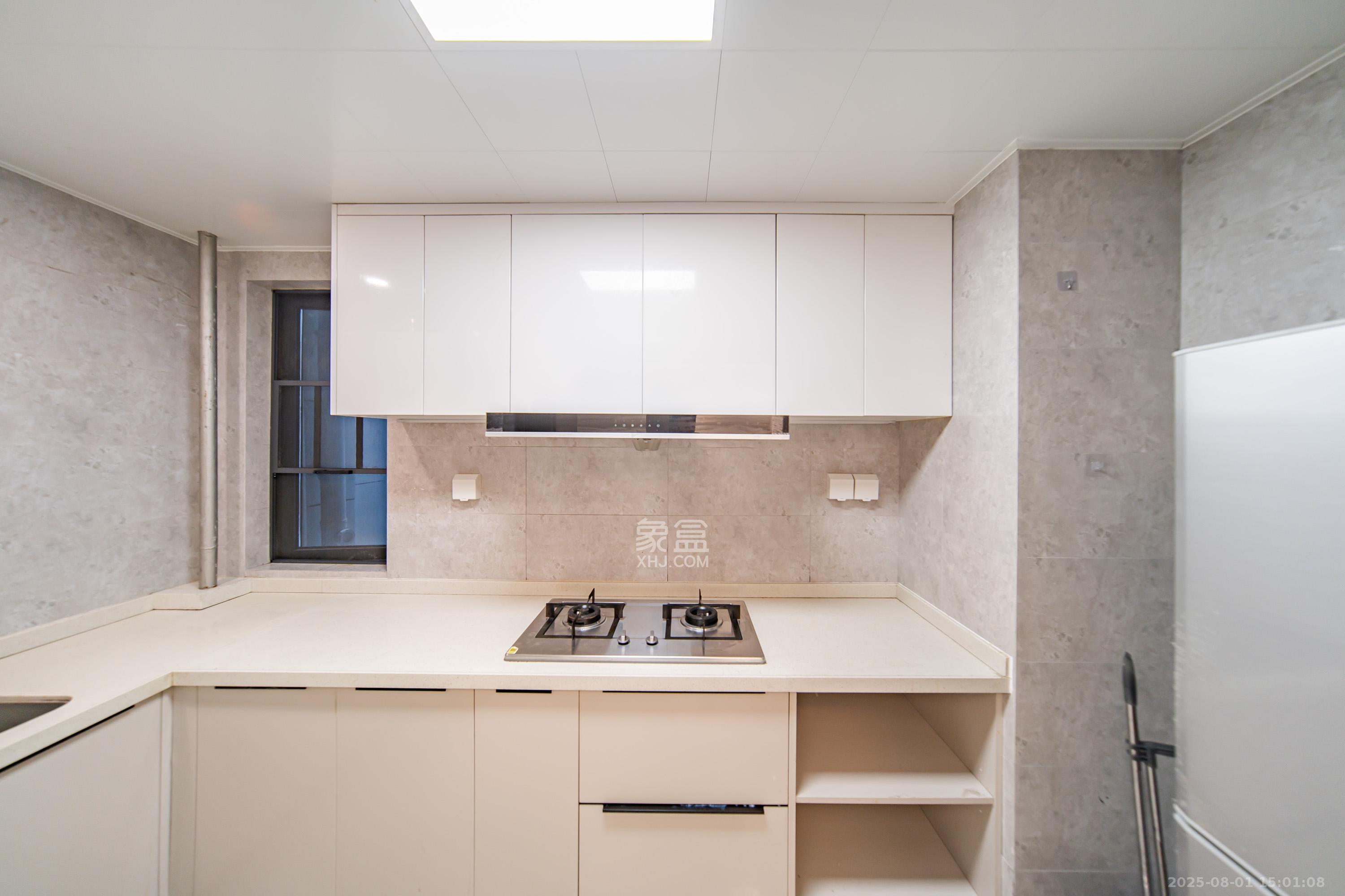 映客龙湖璟翠公馆（映客龙湖璟翠中心）  3室2厅2卫    145.0万厨房