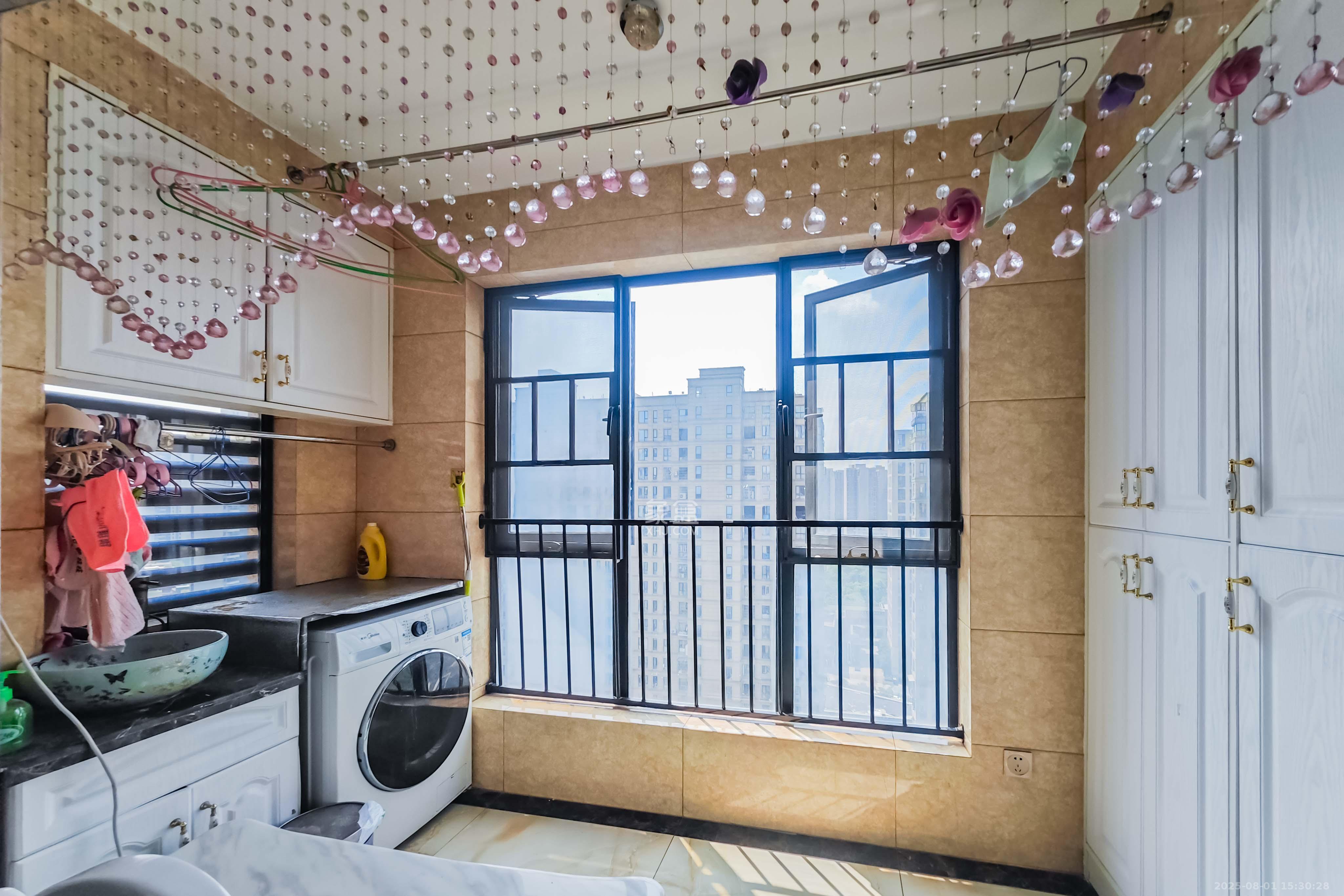 兴旺正佳广场(金石雅苑) 3室2厅1卫 106.0万 兴旺正佳广场(金石雅苑) 3室2厅1卫 106.0万其他