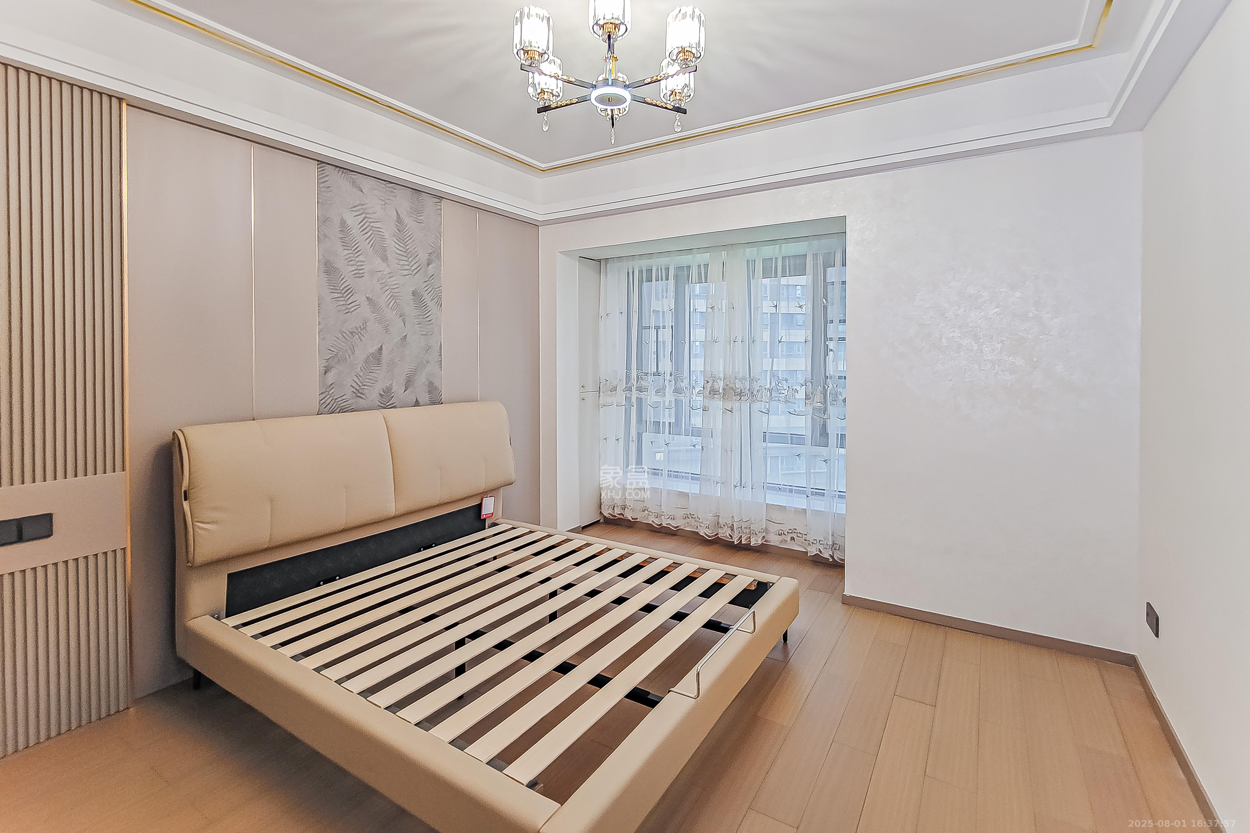 保利国际广场 3室2厅2卫 259.0万 保利国际广场 3室2厅2卫 259.0万卧室