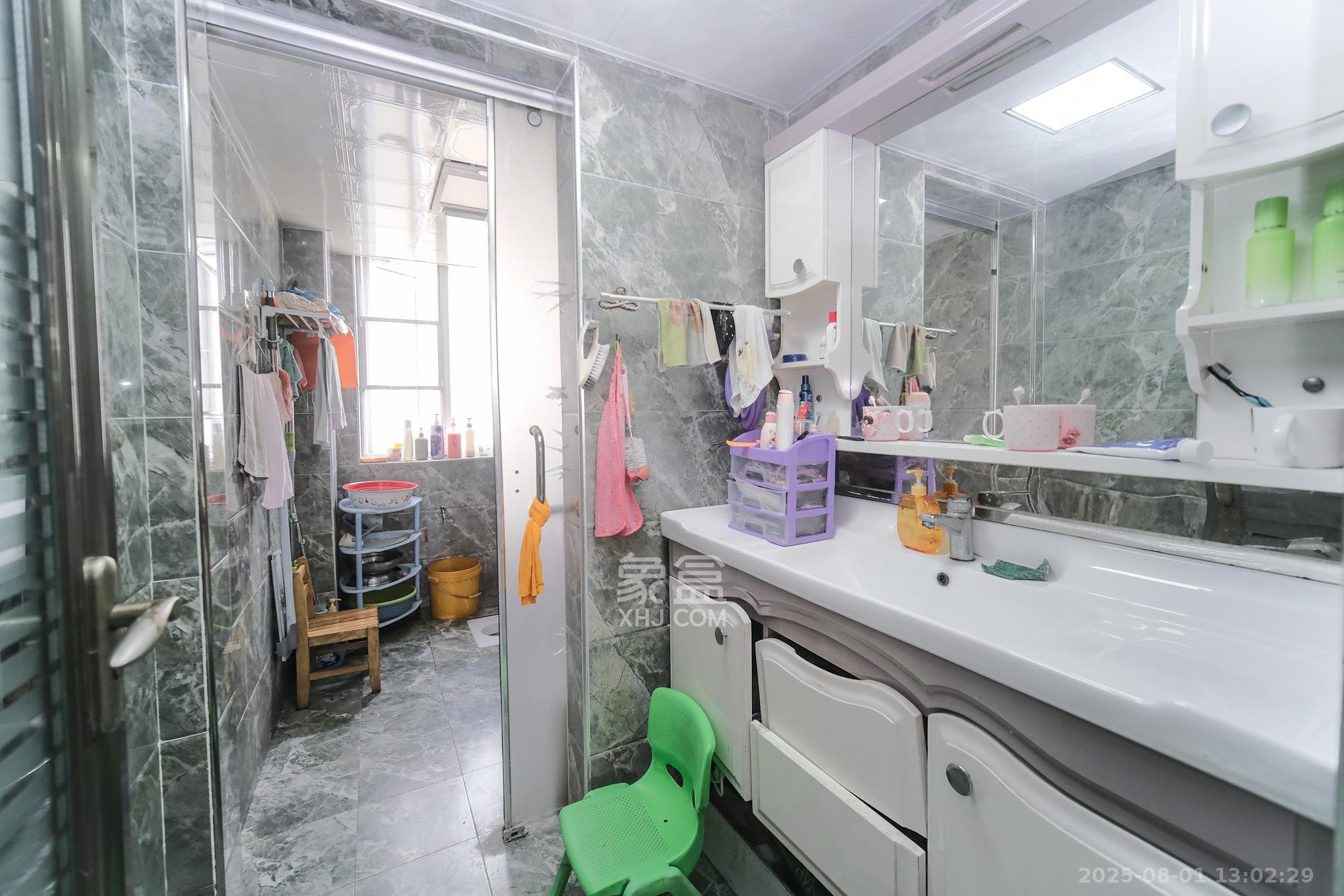 保利香槟国际 3室2厅2卫 83.00万 保利香槟国际 3室2厅2卫 83.00万卫生间