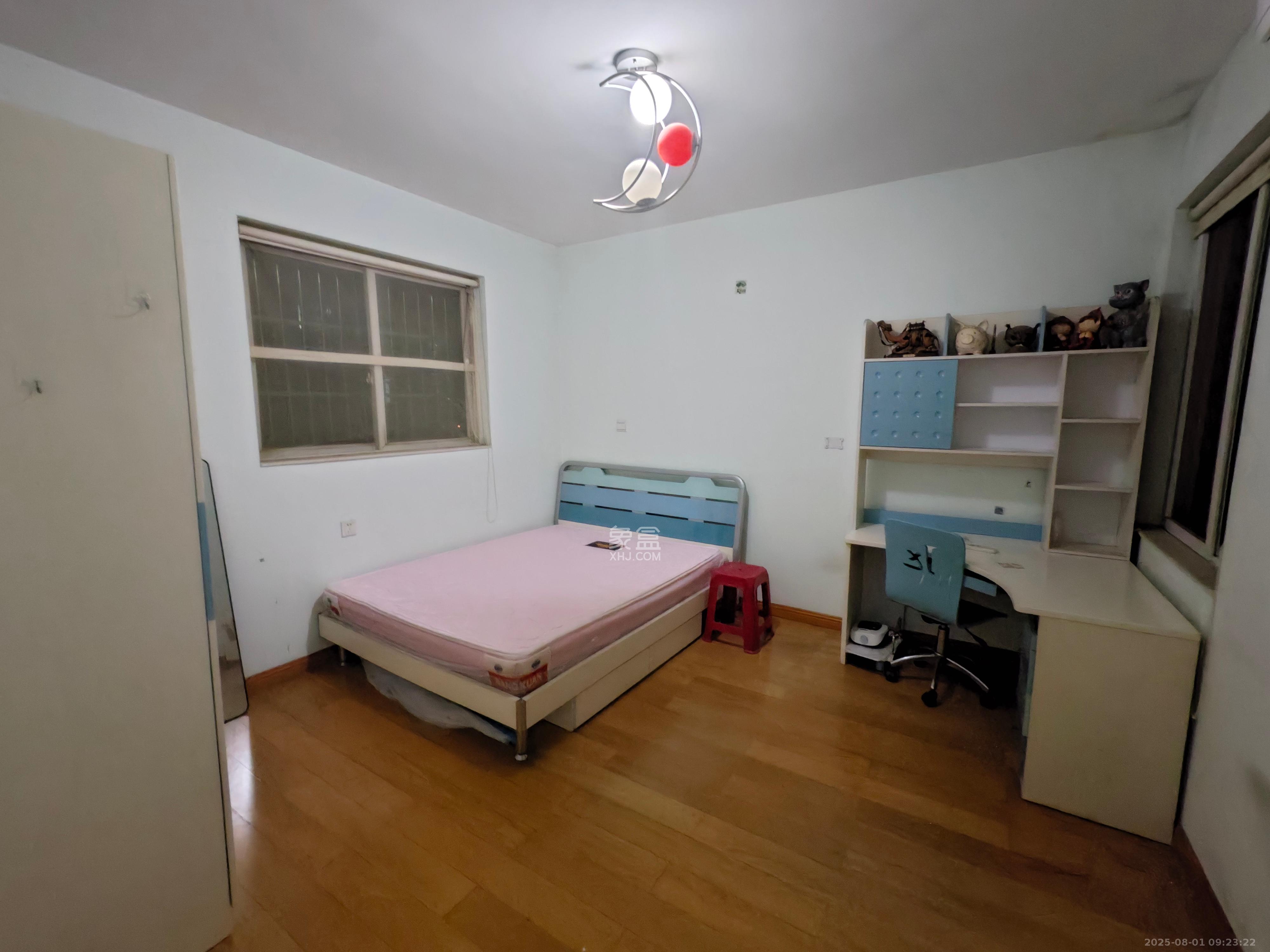 恩瑞麓山名园(龙王港小区) 4室2厅2卫 3000.0元/月 恩瑞麓山名园(龙王港小区) 4室2厅2卫 3000.0元/月室内图