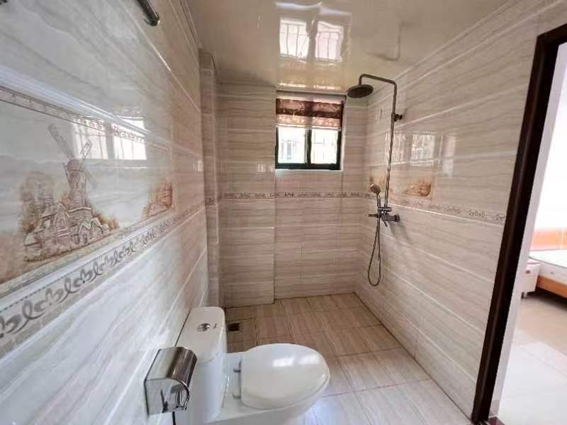 京江花园 3室2厅2卫 2600.0元/月 京江花园 3室2厅2卫 2600.0元/月室内图