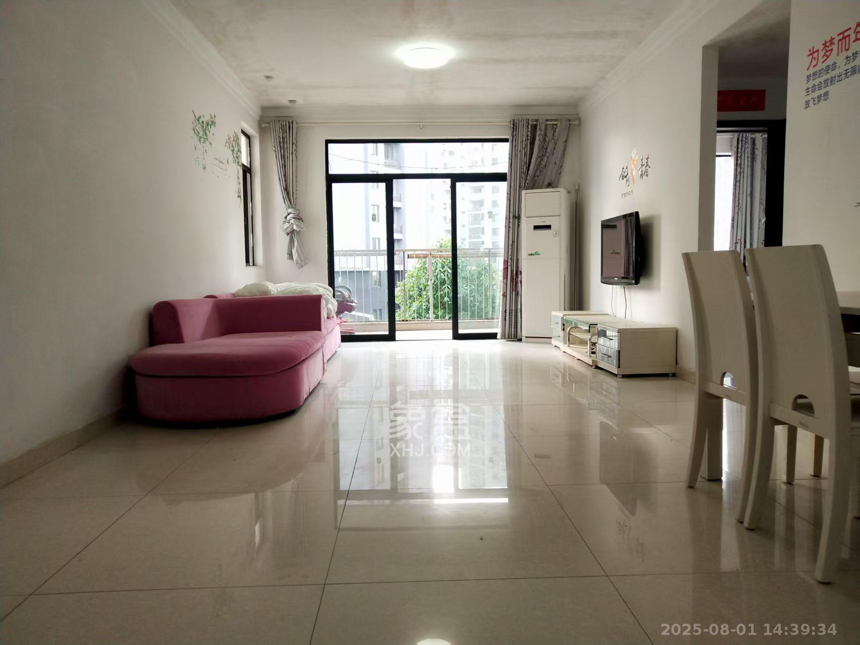 阳光100三期 2室2厅1卫 2400.0元/月 阳光100三期 2室2厅1卫 2400.0元/月室内图