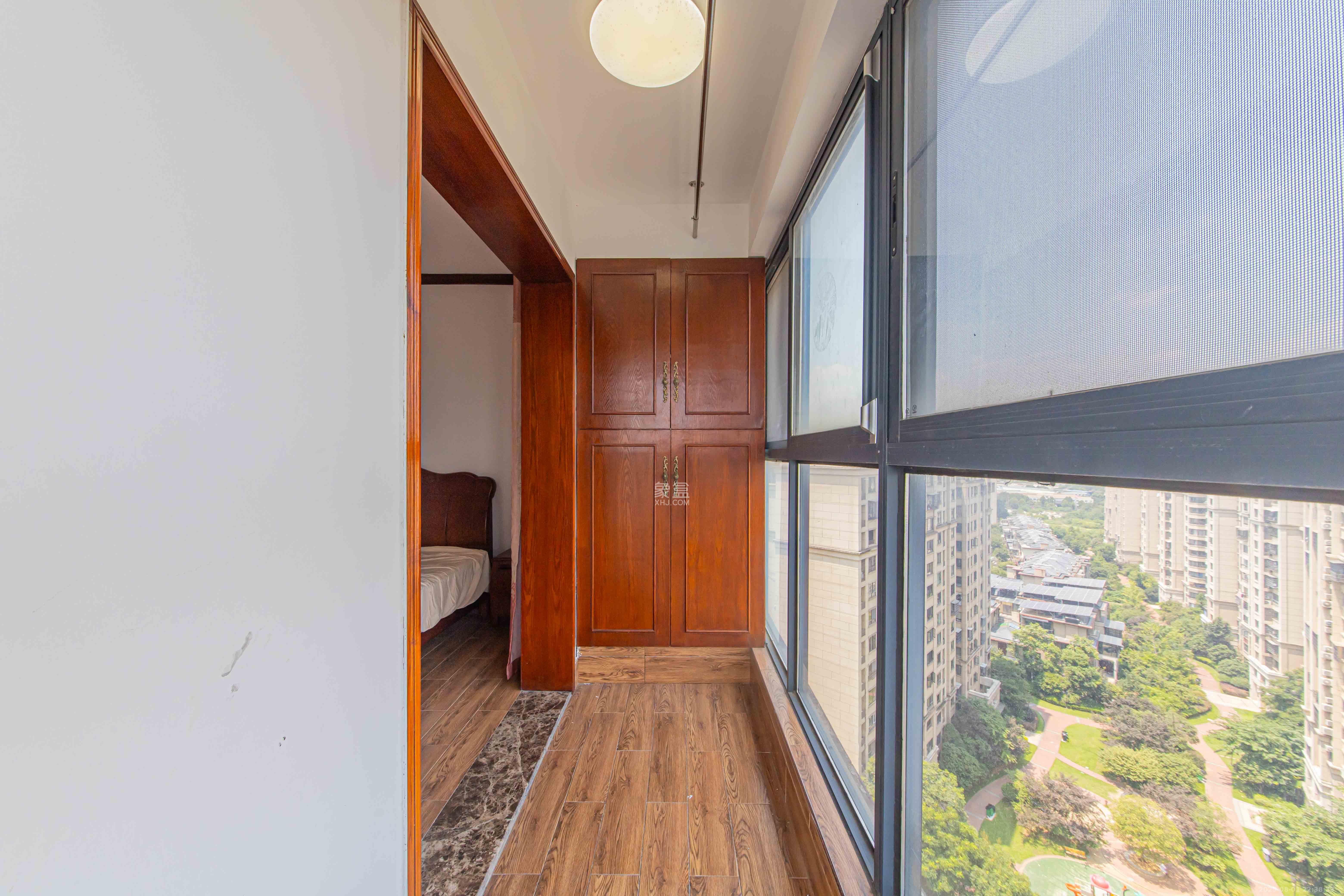 九峰远见 6室3厅4卫 266.0万 九峰远见 6室3厅4卫 266.0万阳台