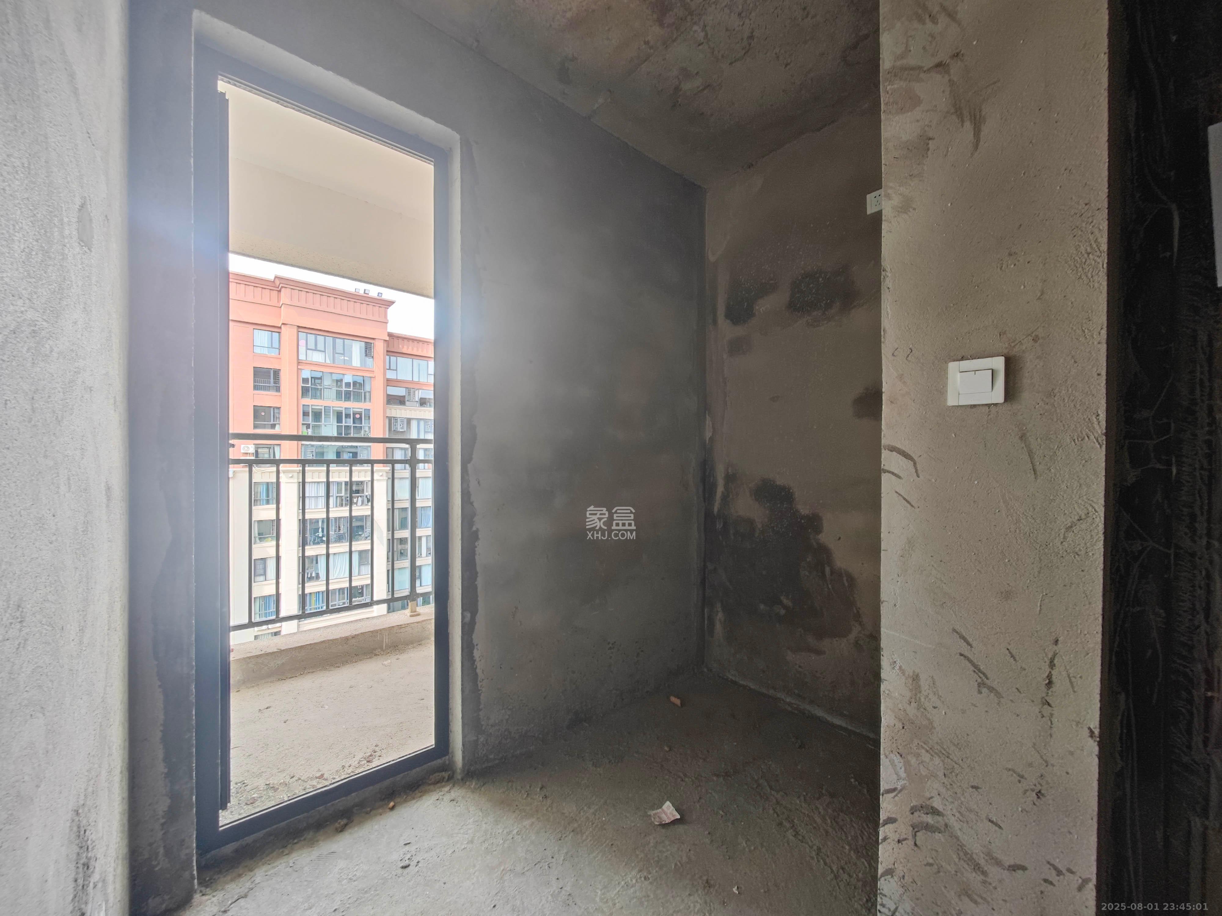 五矿万境蓝山  4室2厅2卫    118.0万其他