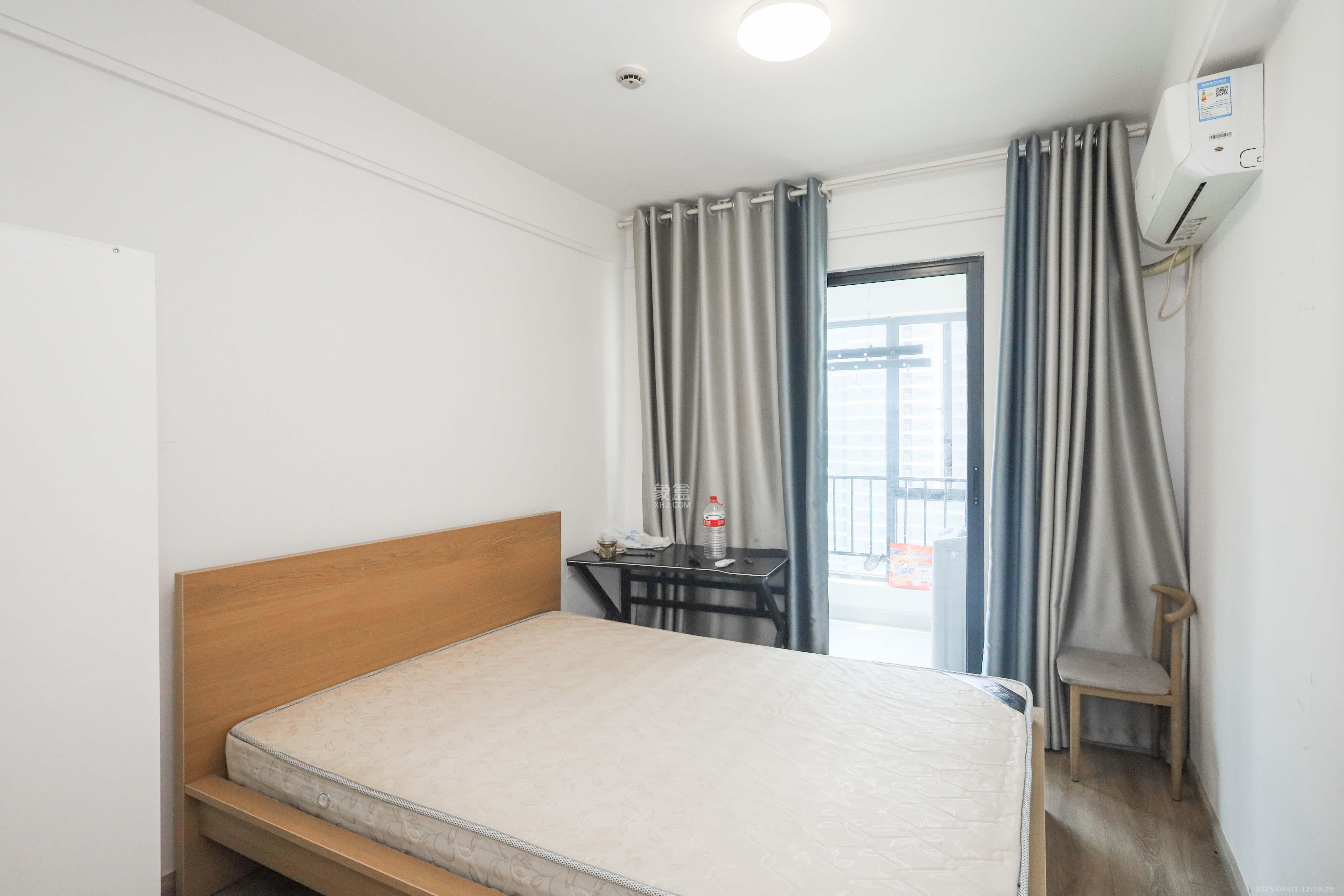 南山梅溪一方  3室1厅2卫    125.0万 南山梅溪一方  3室1厅2卫    125.0万卧室