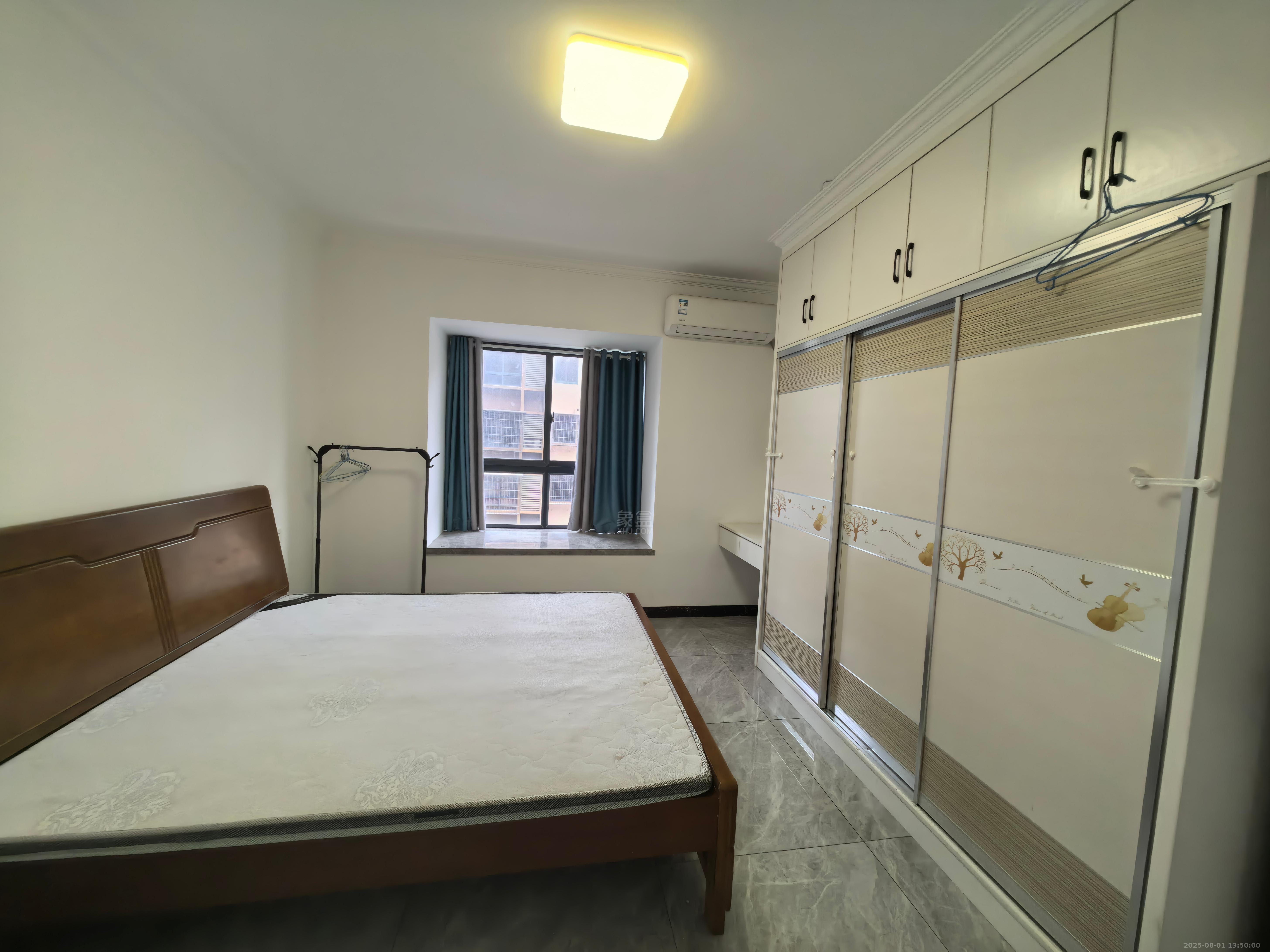 新明B安置小区 4室2厅2卫 1900.0元/月 新明B安置小区 4室2厅2卫 1900.0元/月室内图