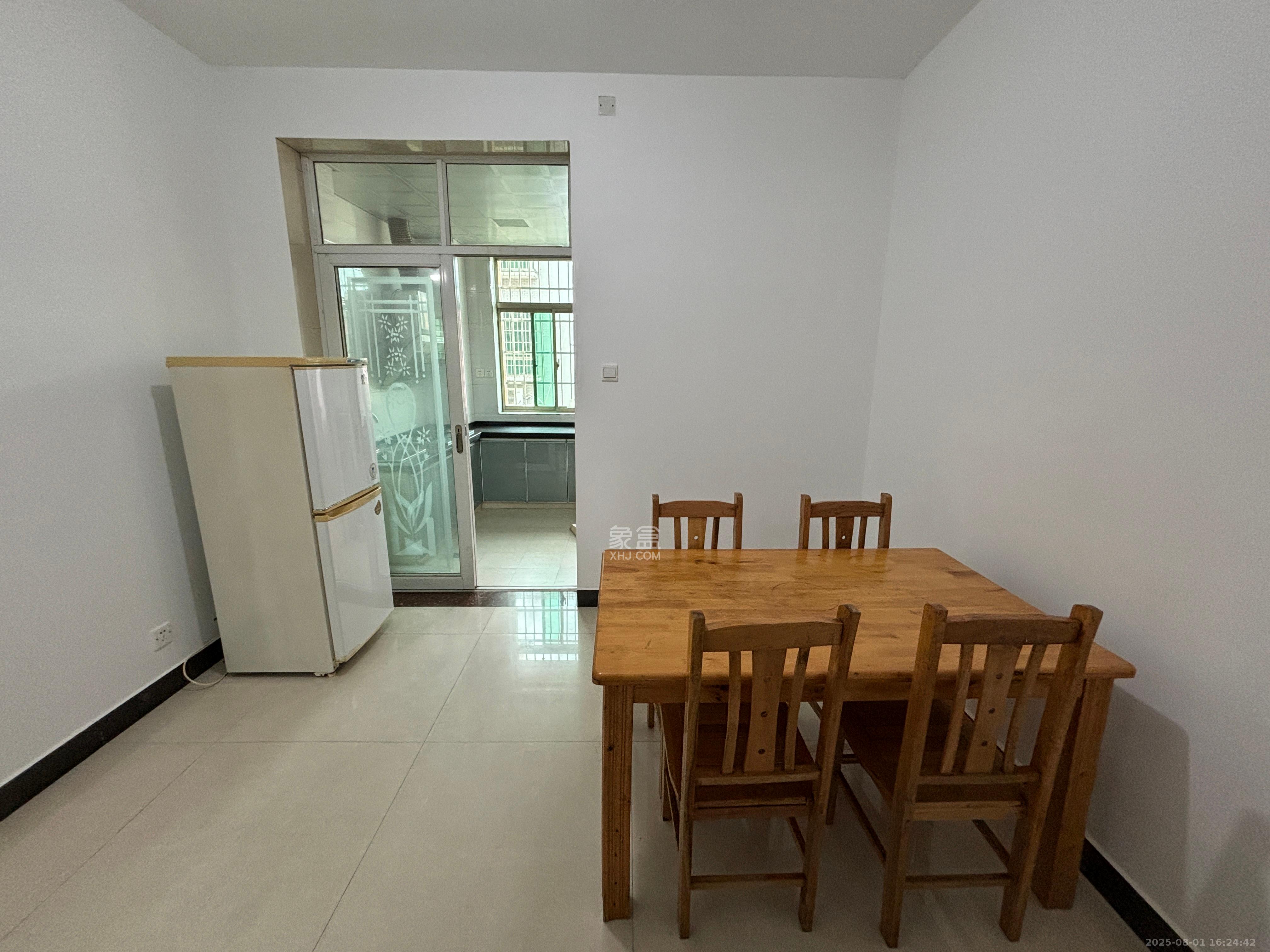 金桂小区一期 3室1厅1卫 1600.0元/月 金桂小区一期 3室1厅1卫 1600.0元/月室内图