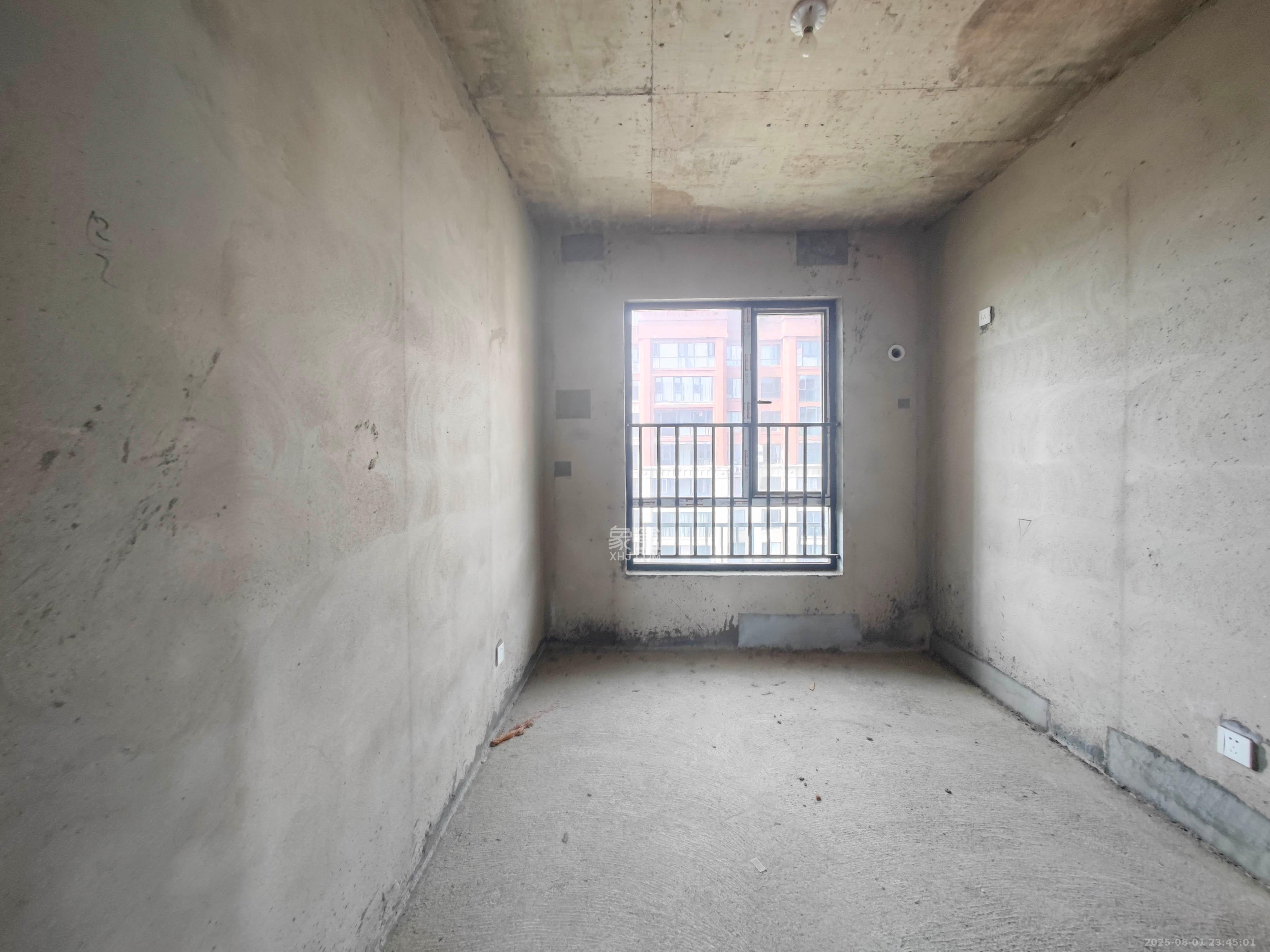 五矿万境蓝山  4室2厅2卫    118.0万卧室