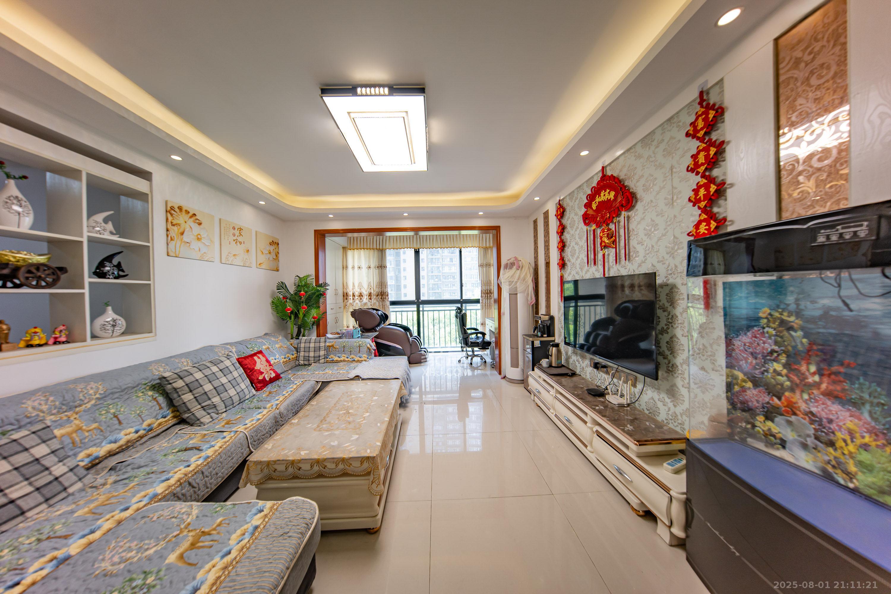 金鼎公园尚 3室2厅2卫 82.8万 金鼎公园尚 3室2厅2卫 82.8万客厅