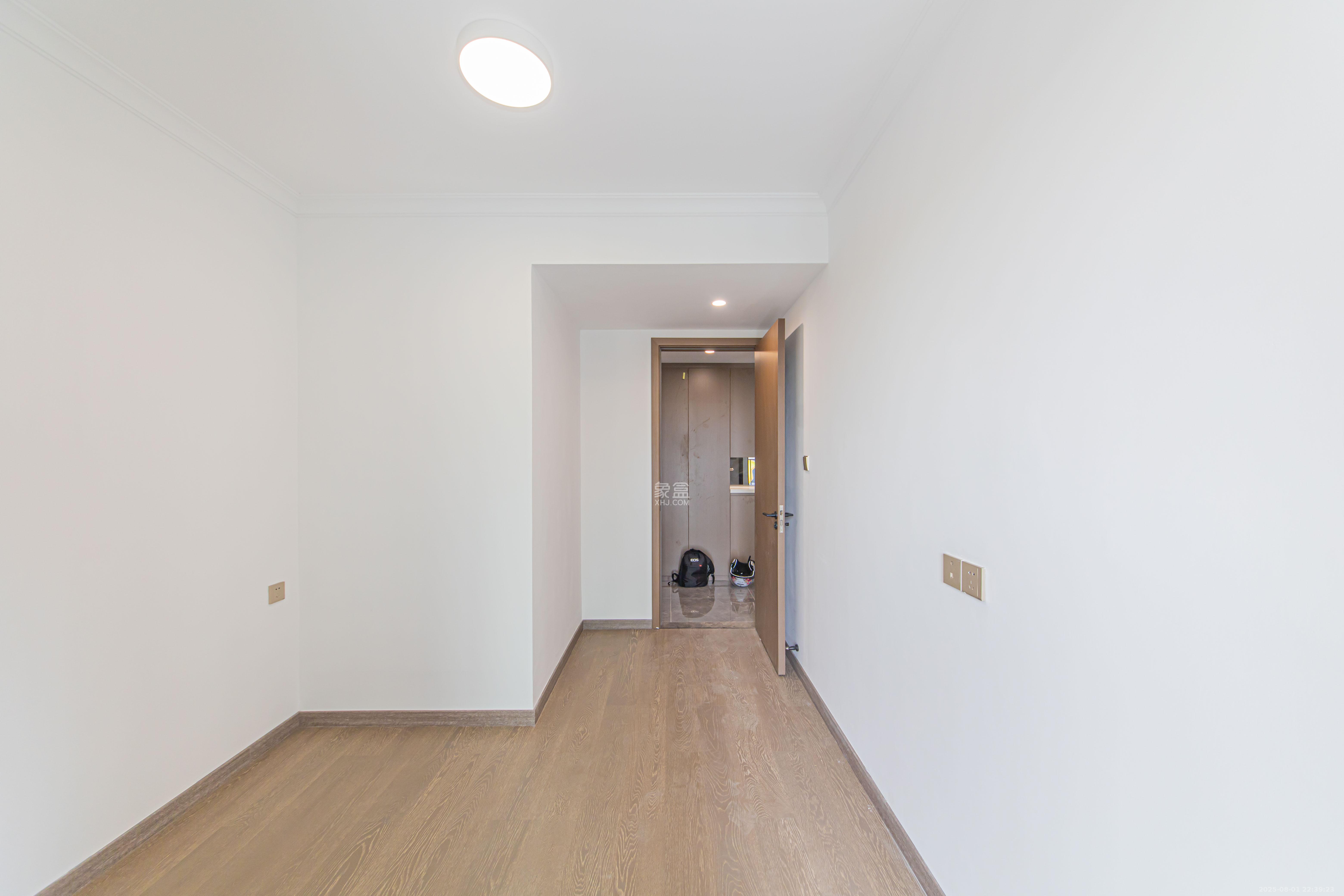 江悦和鸣  4室2厅2卫    215.0万 江悦和鸣  4室2厅2卫    215.0万卧室