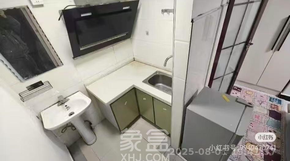 湖南财富中心  1室1厅1卫    1100.0元/月室内图