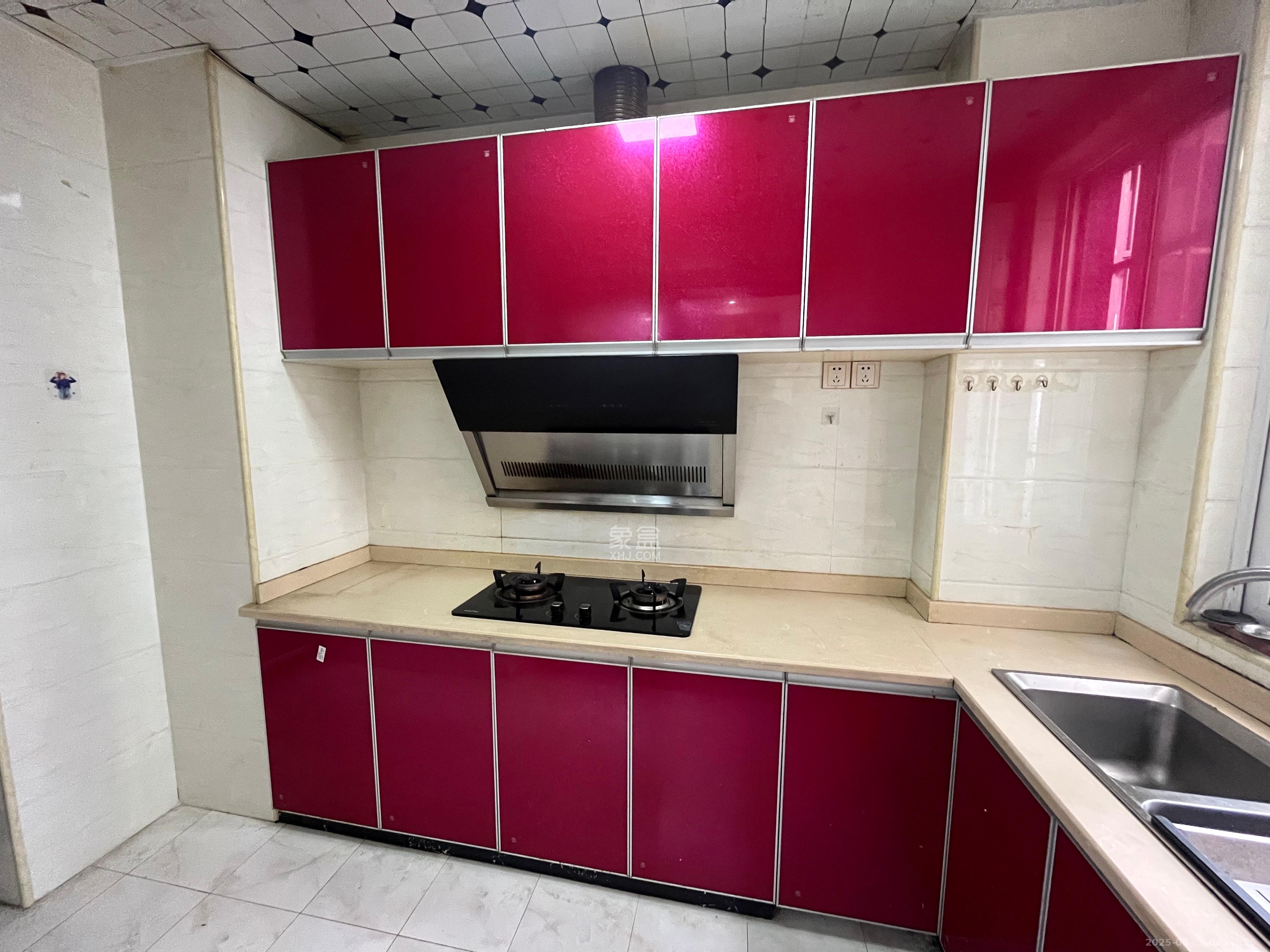 嘉宇盛世华章 3室2厅2卫 3500.0元/月 嘉宇盛世华章 3室2厅2卫 3500.0元/月室内图