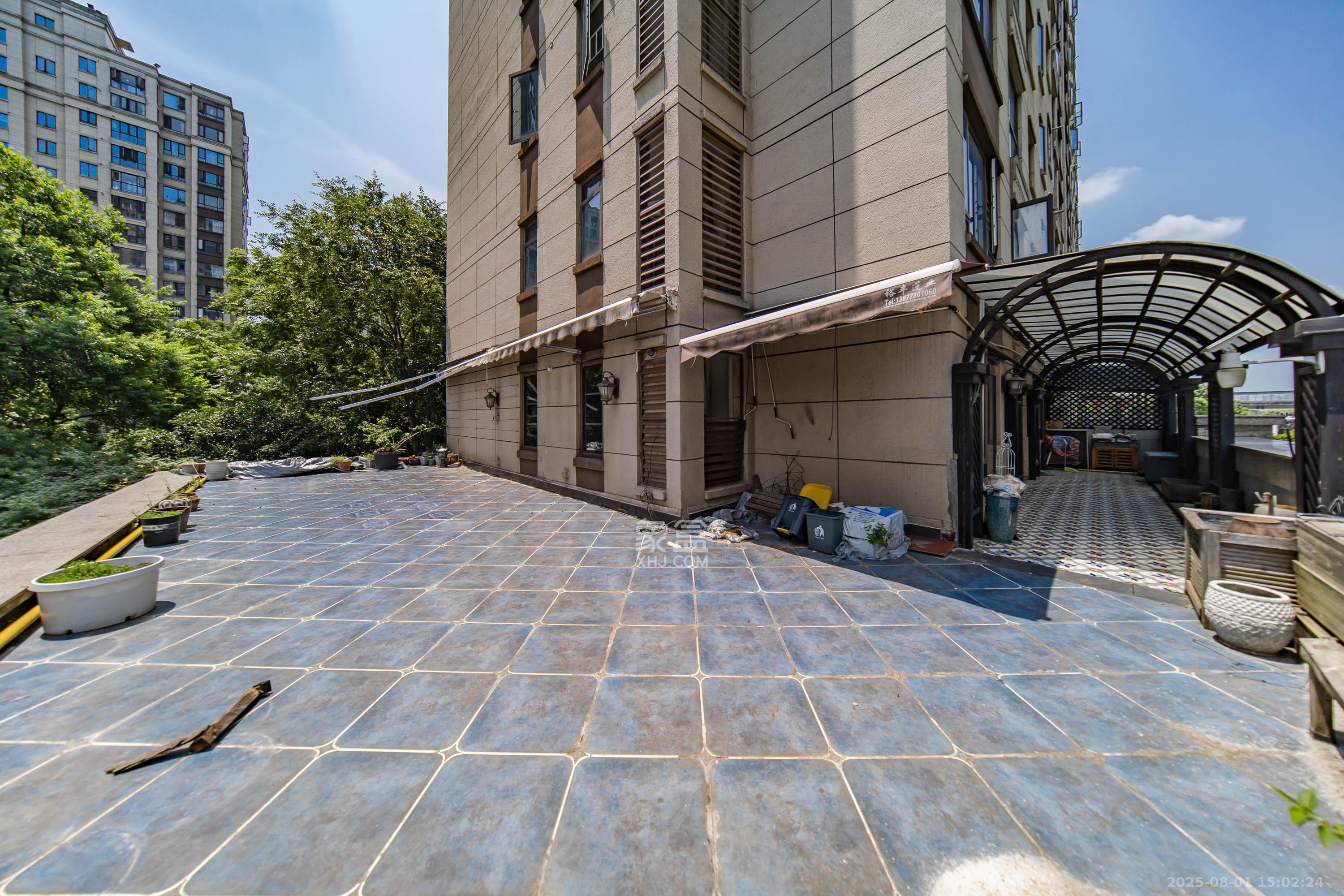 中天栖溪里  3室2厅2卫    198.0万 中天栖溪里  3室2厅2卫    198.0万阳台