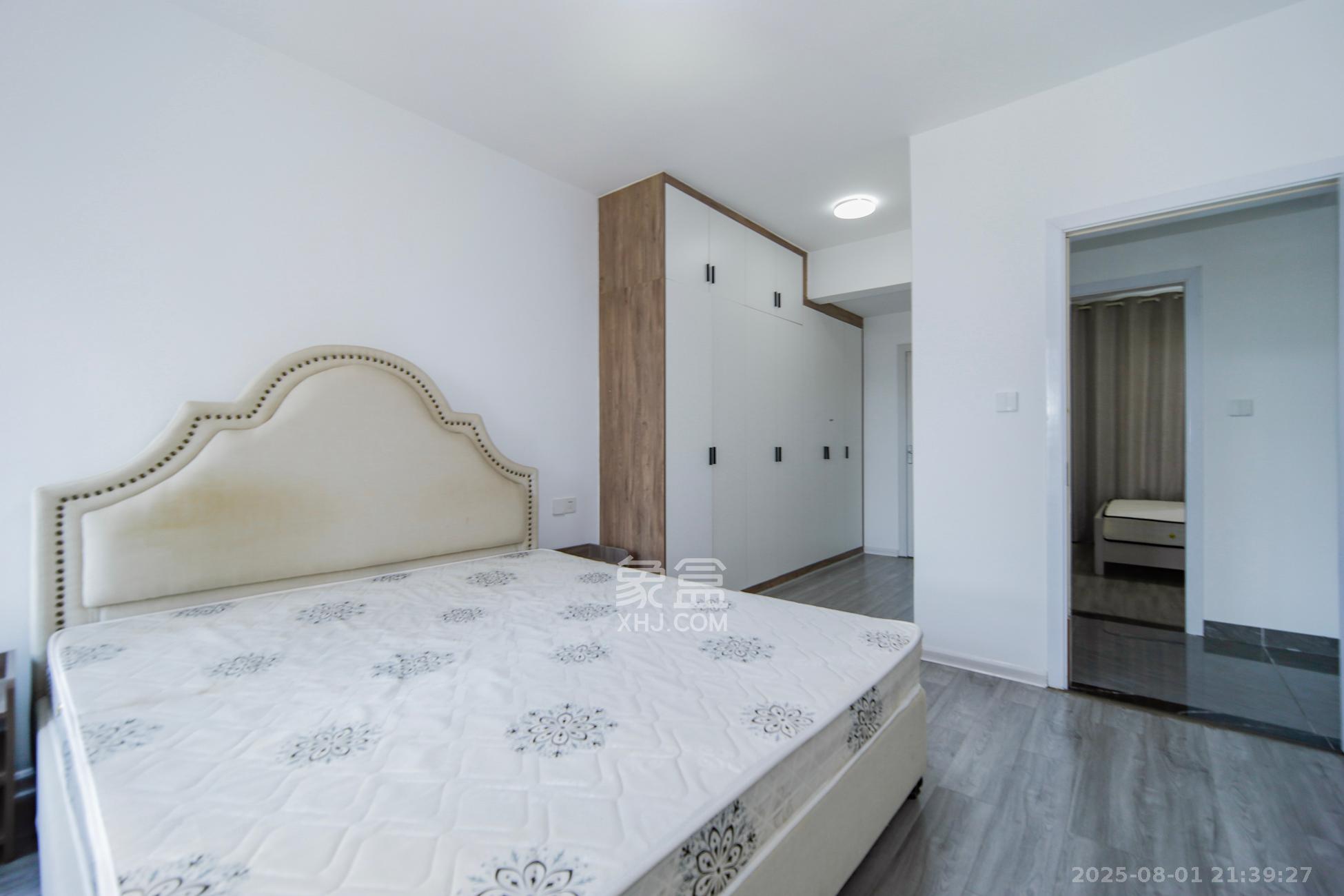 鑫苑木莲世家  4室2厅2卫    140.0万卧室