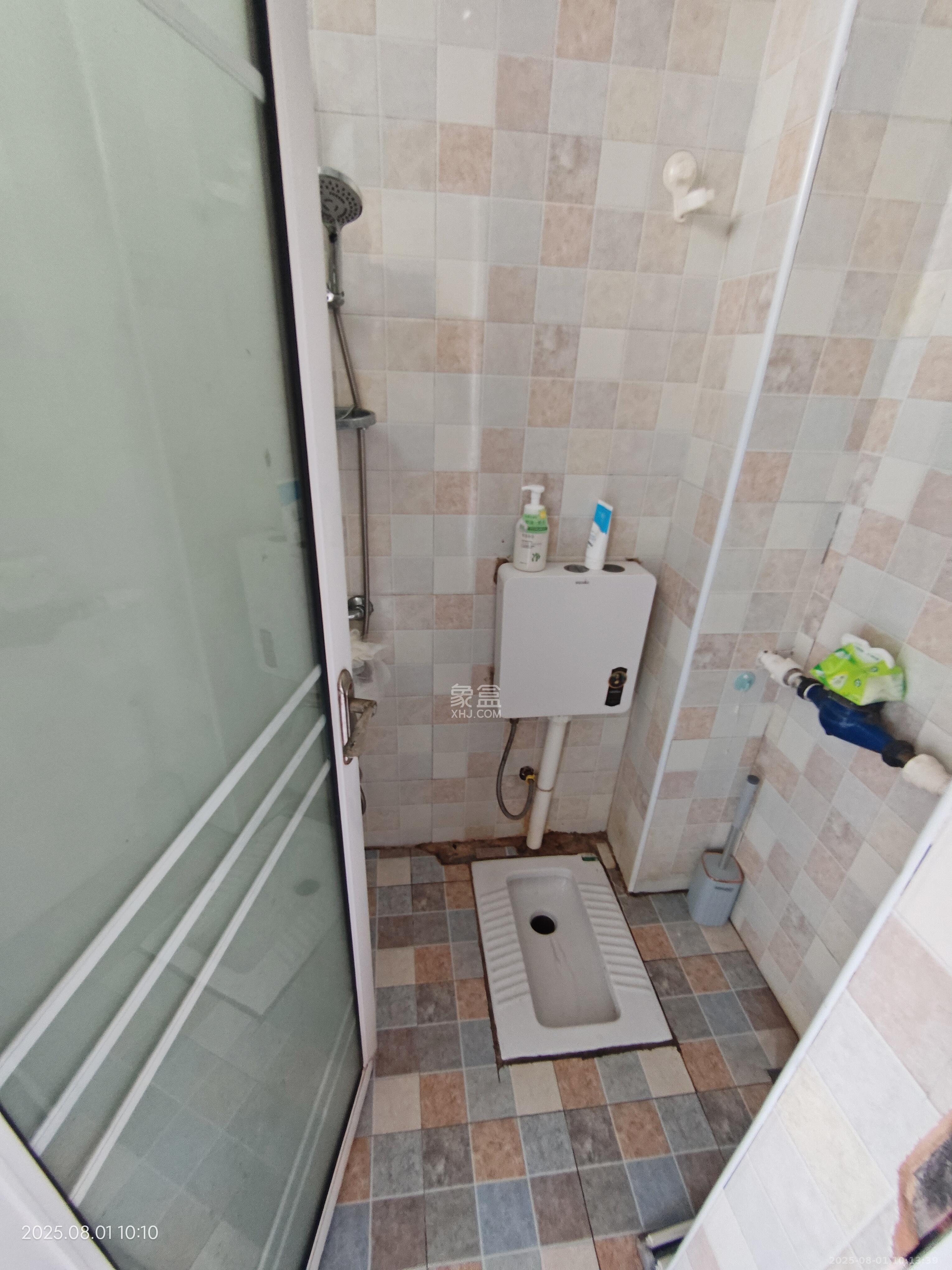 华瑞电子商厦（湖南科佳摄影城）  2室1厅1卫    1900.0元/月室内图